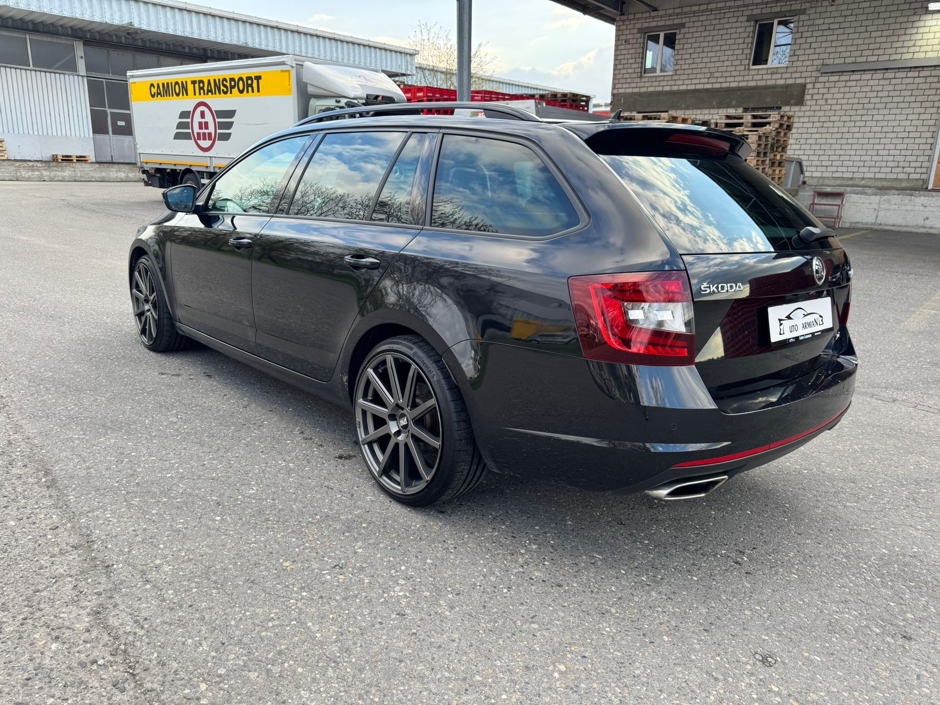 SKODA Octavia Combi 2.0 TSI RS DSG-image-4