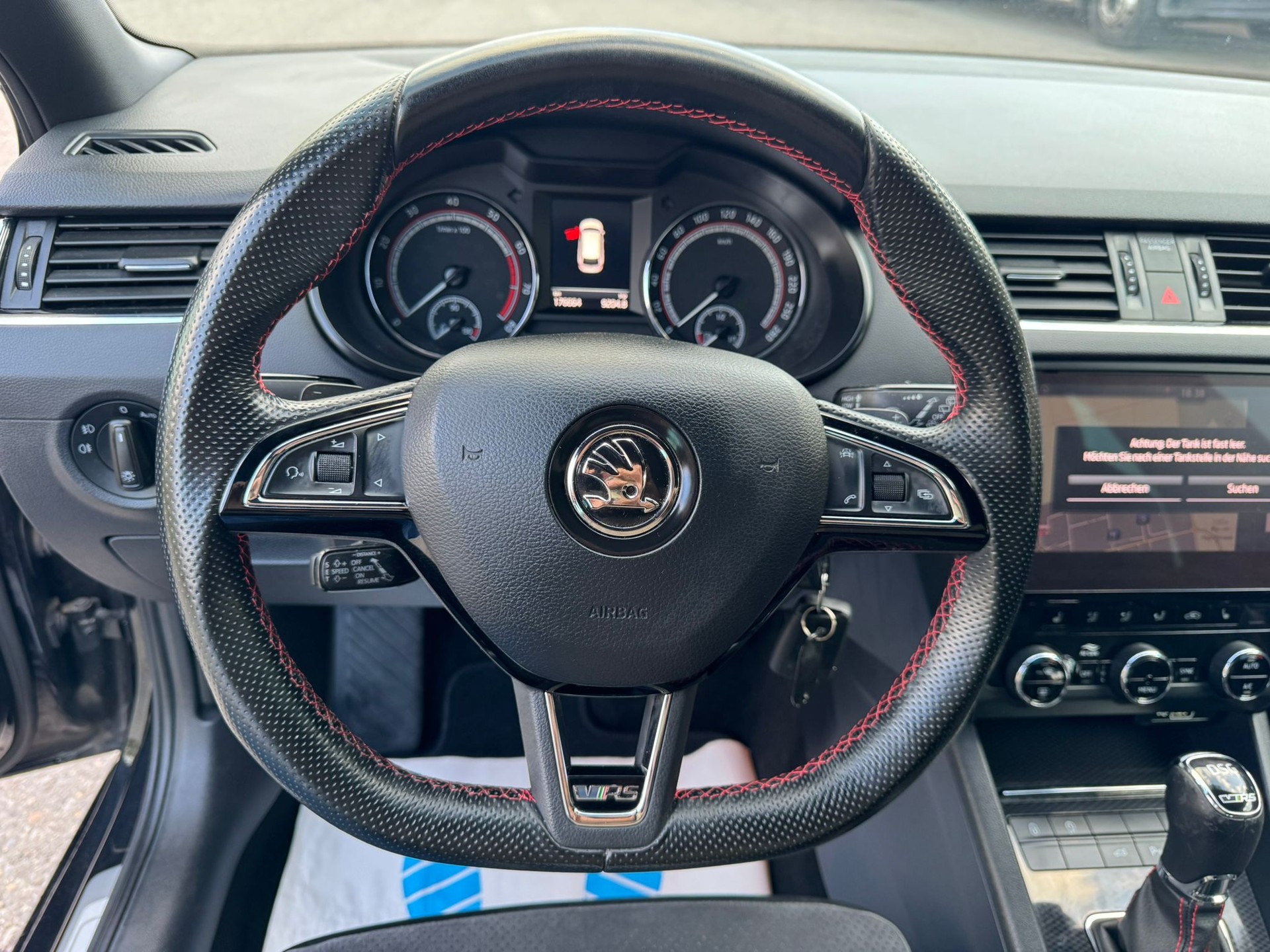 SKODA Octavia Combi 2.0 TSI RS DSG-image-18