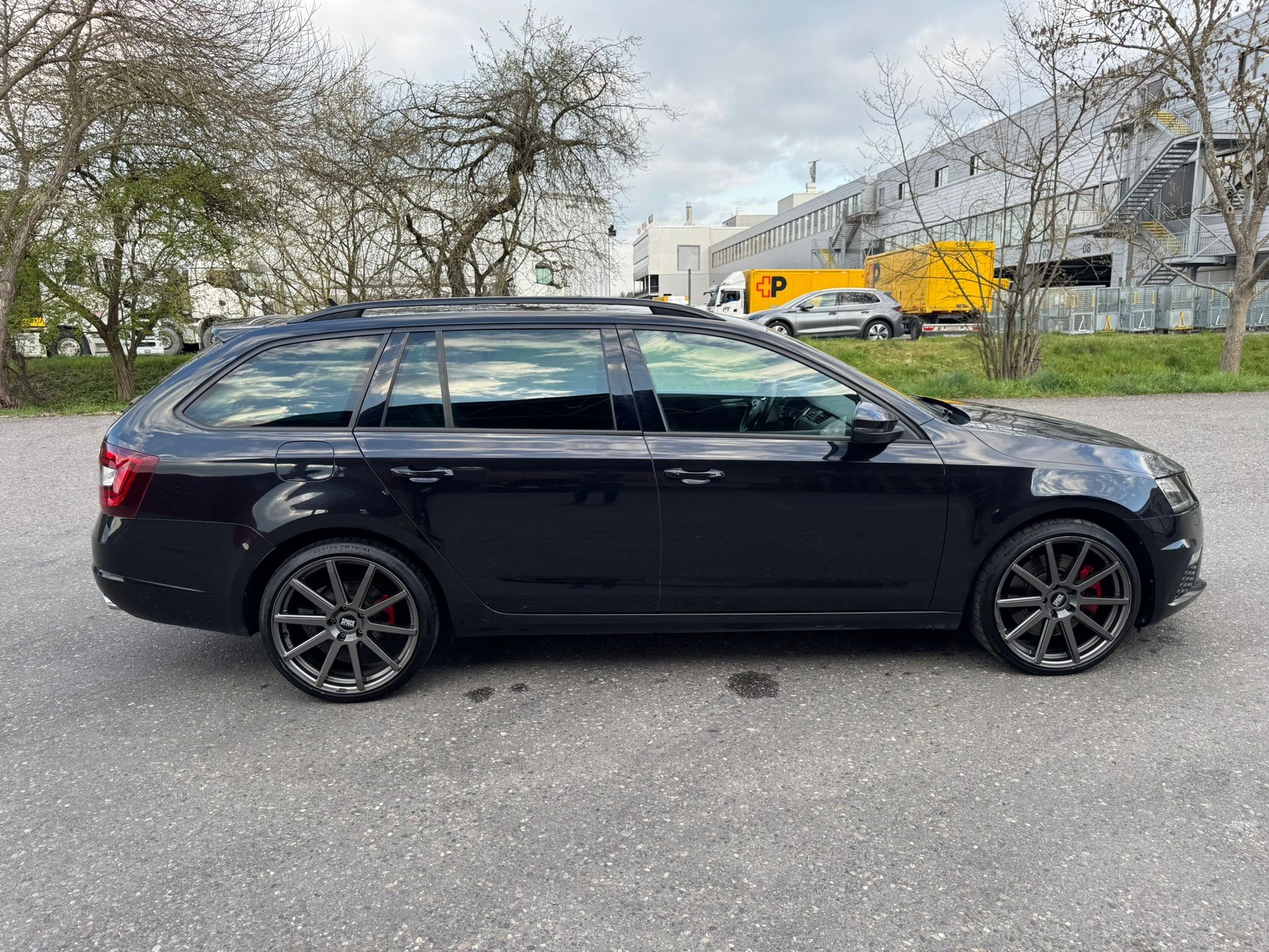 SKODA Octavia Combi 2.0 TSI RS DSG-image-9