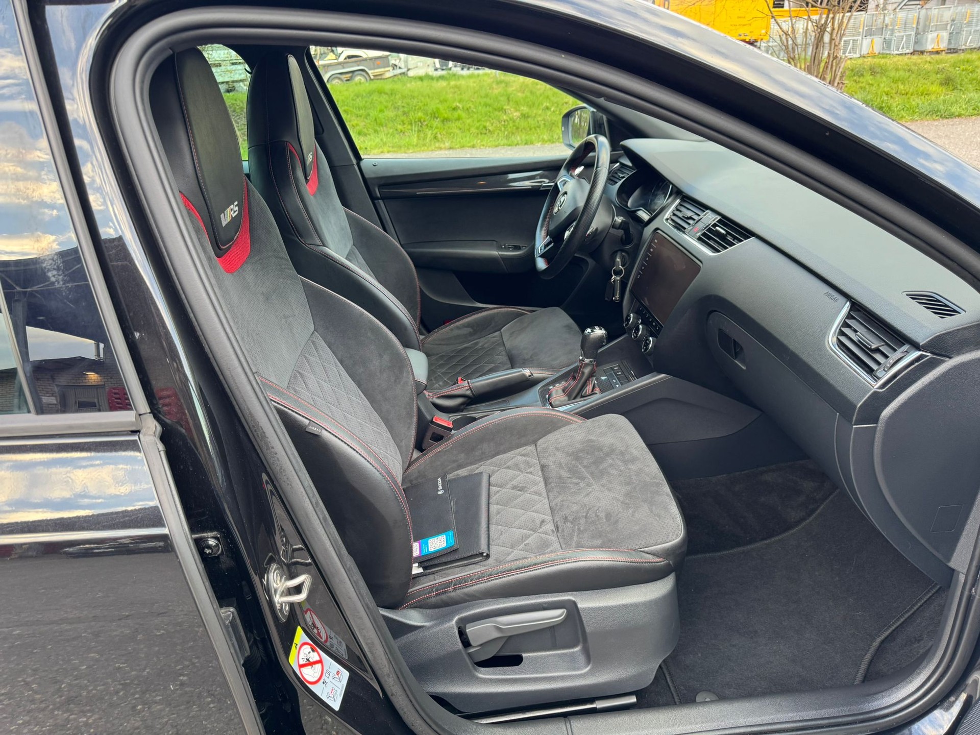 SKODA Octavia Combi 2.0 TSI RS DSG-image-10