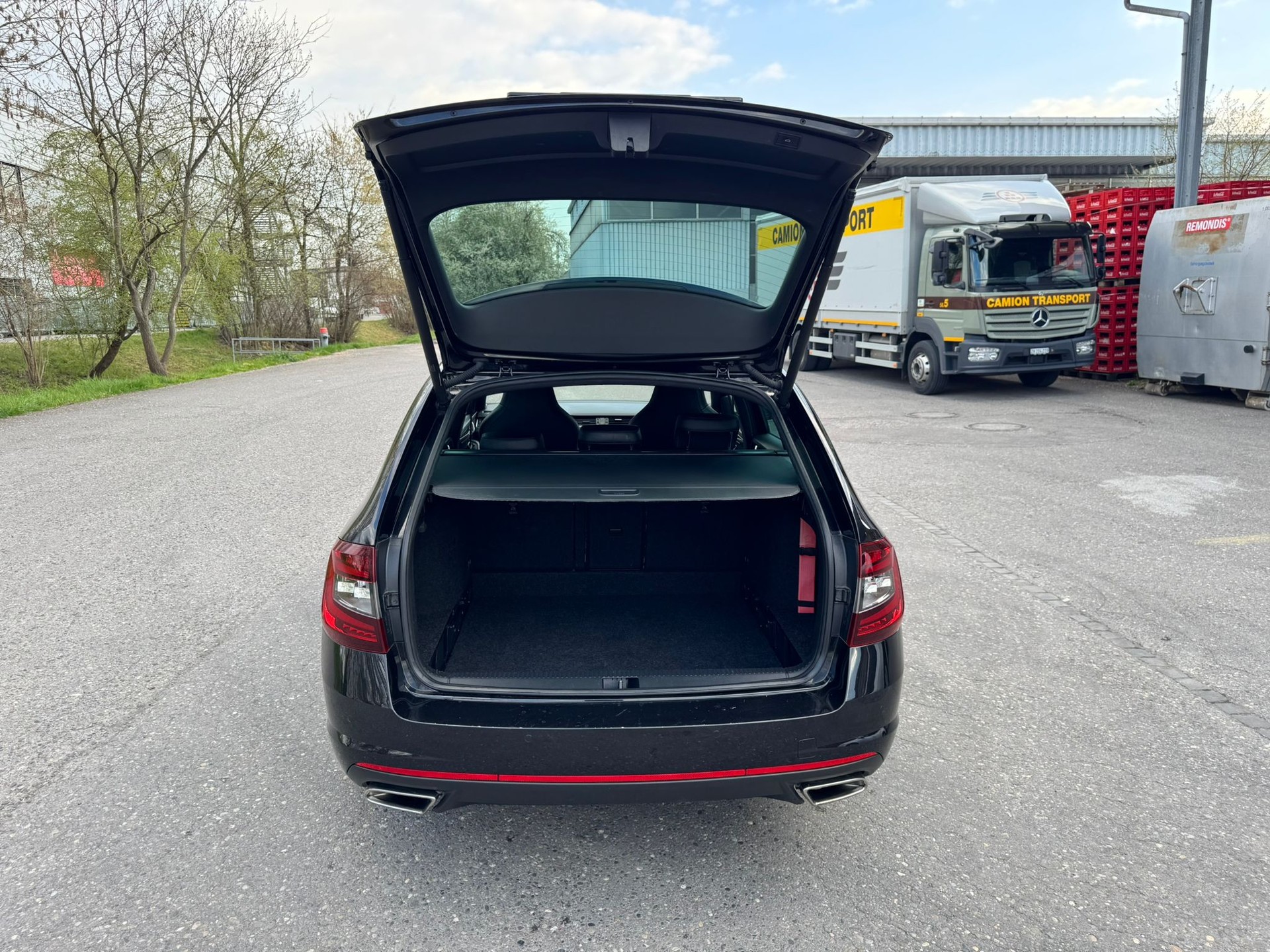 SKODA Octavia Combi 2.0 TSI RS DSG-image-6