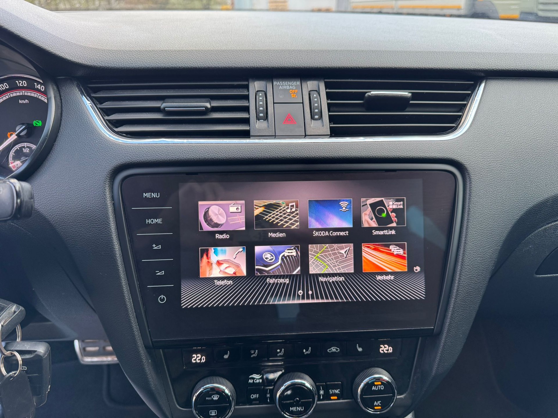 SKODA Octavia Combi 2.0 TSI RS DSG-image-24