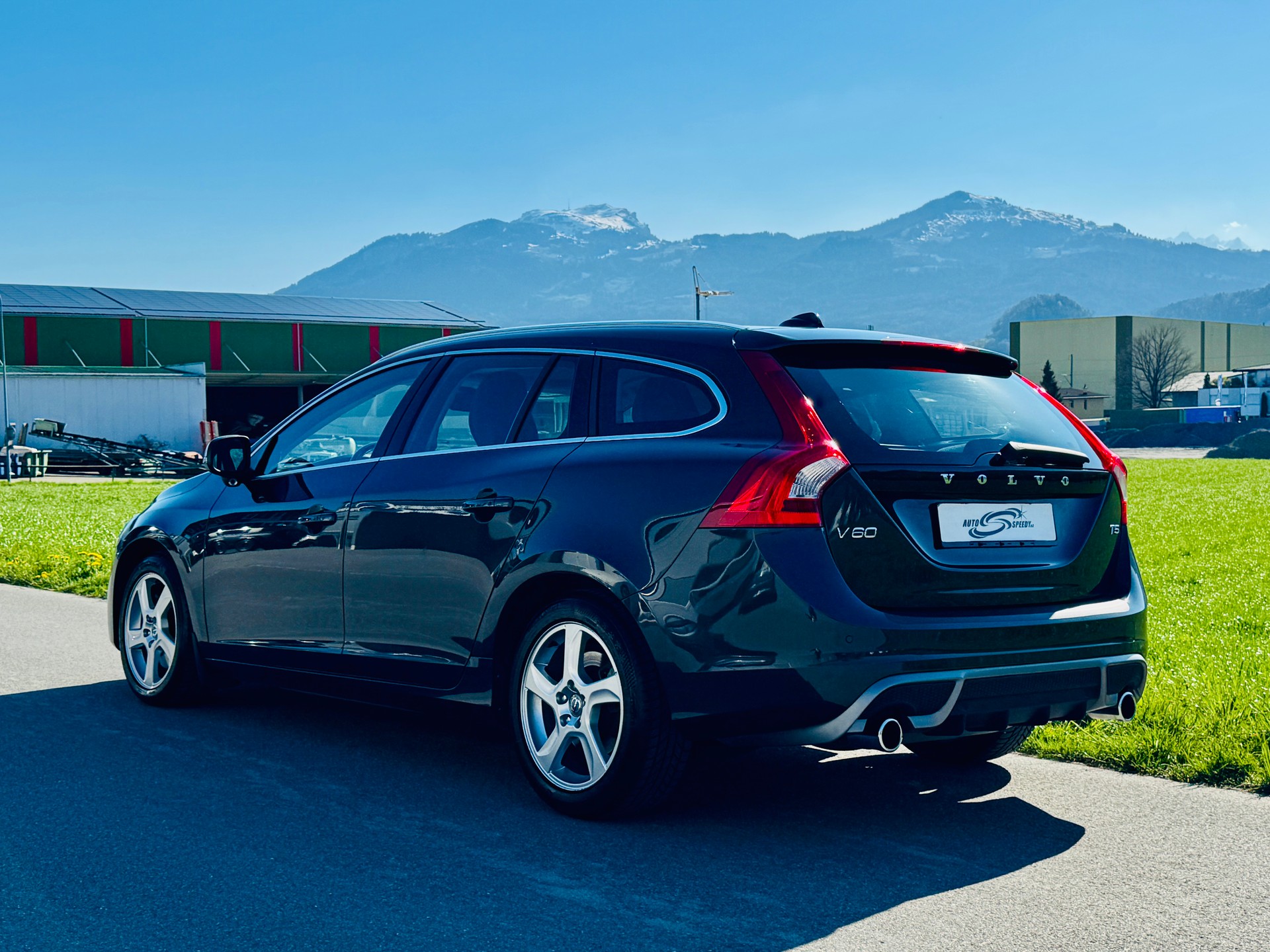 VOLVO V60 T5 R-Design Powershift-showroom-element-2