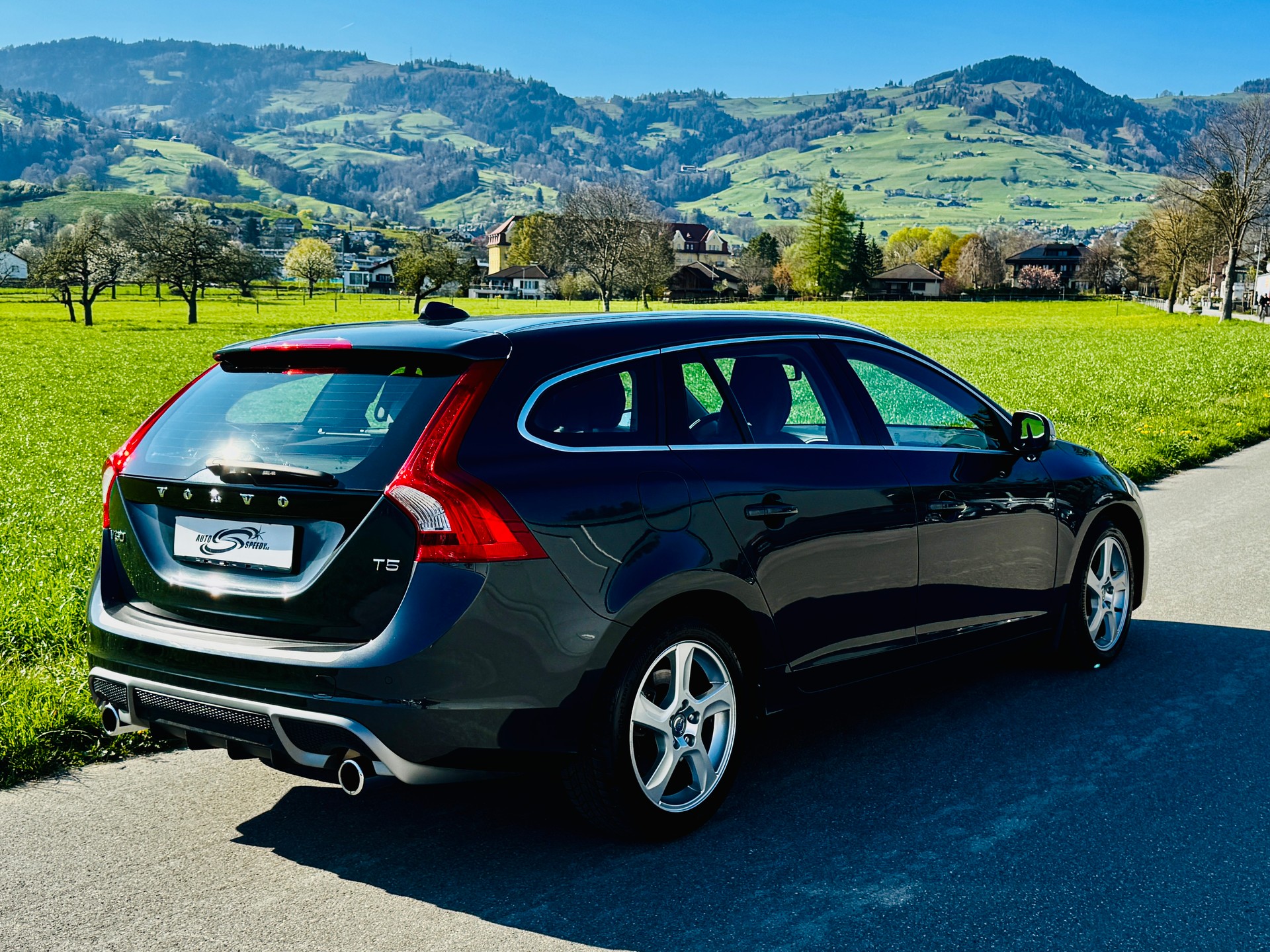 VOLVO V60 T5 R-Design Powershift-image-6