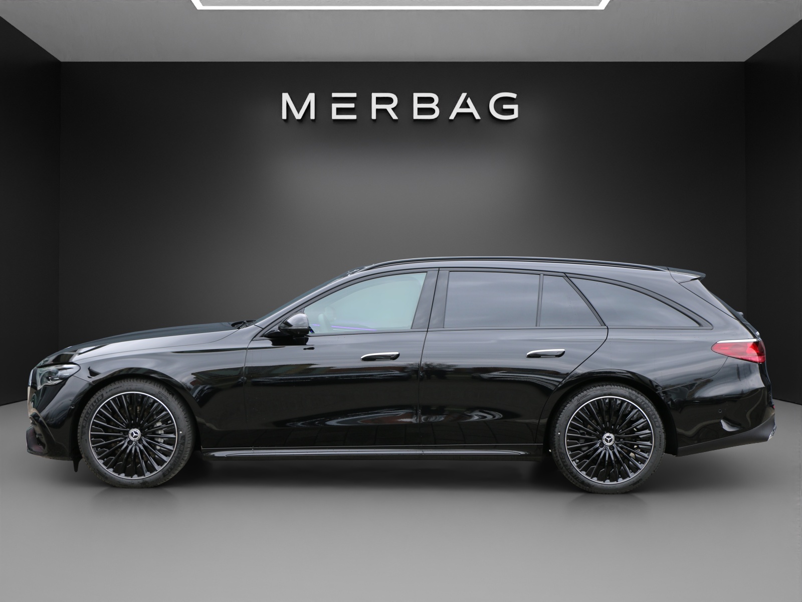 MERCEDES-BENZ E 220 d 4MATIC T-Modell 9G-Tronic-image-1