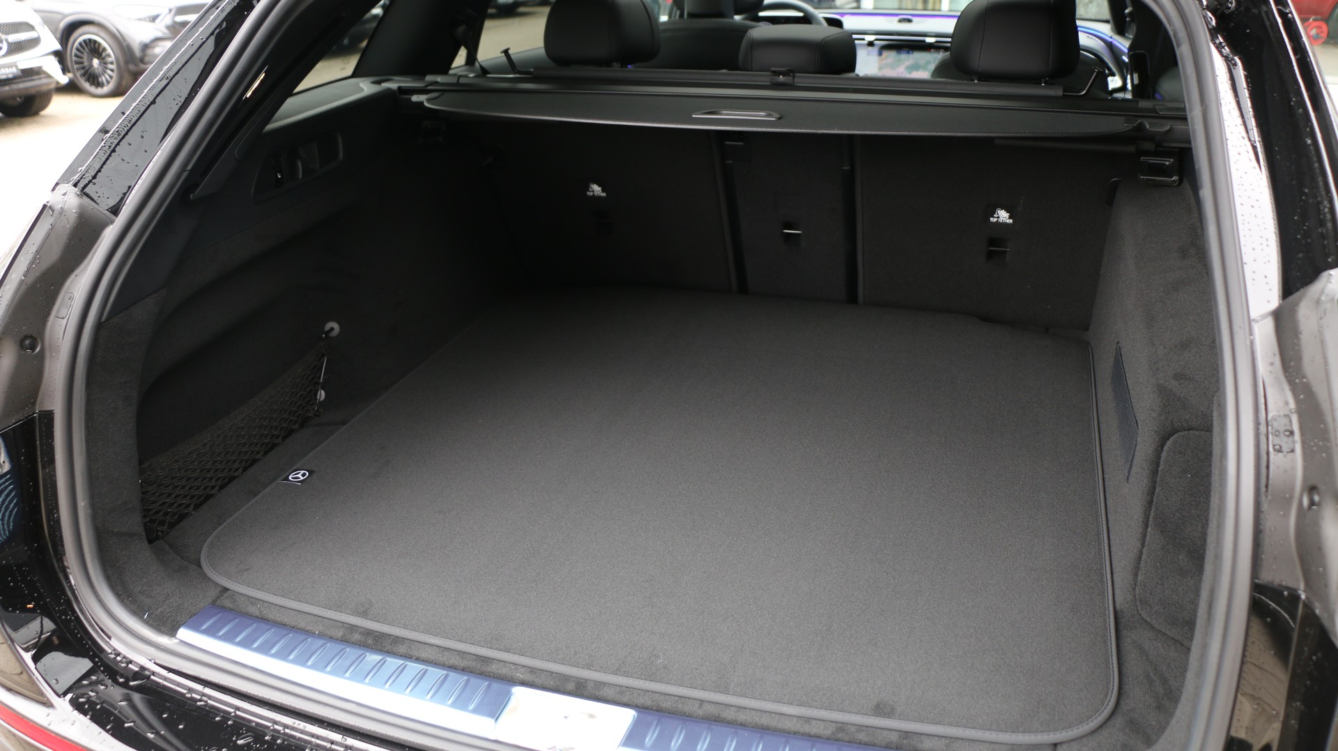 MERCEDES-BENZ E 220 d 4MATIC T-Modell 9G-Tronic-image-10