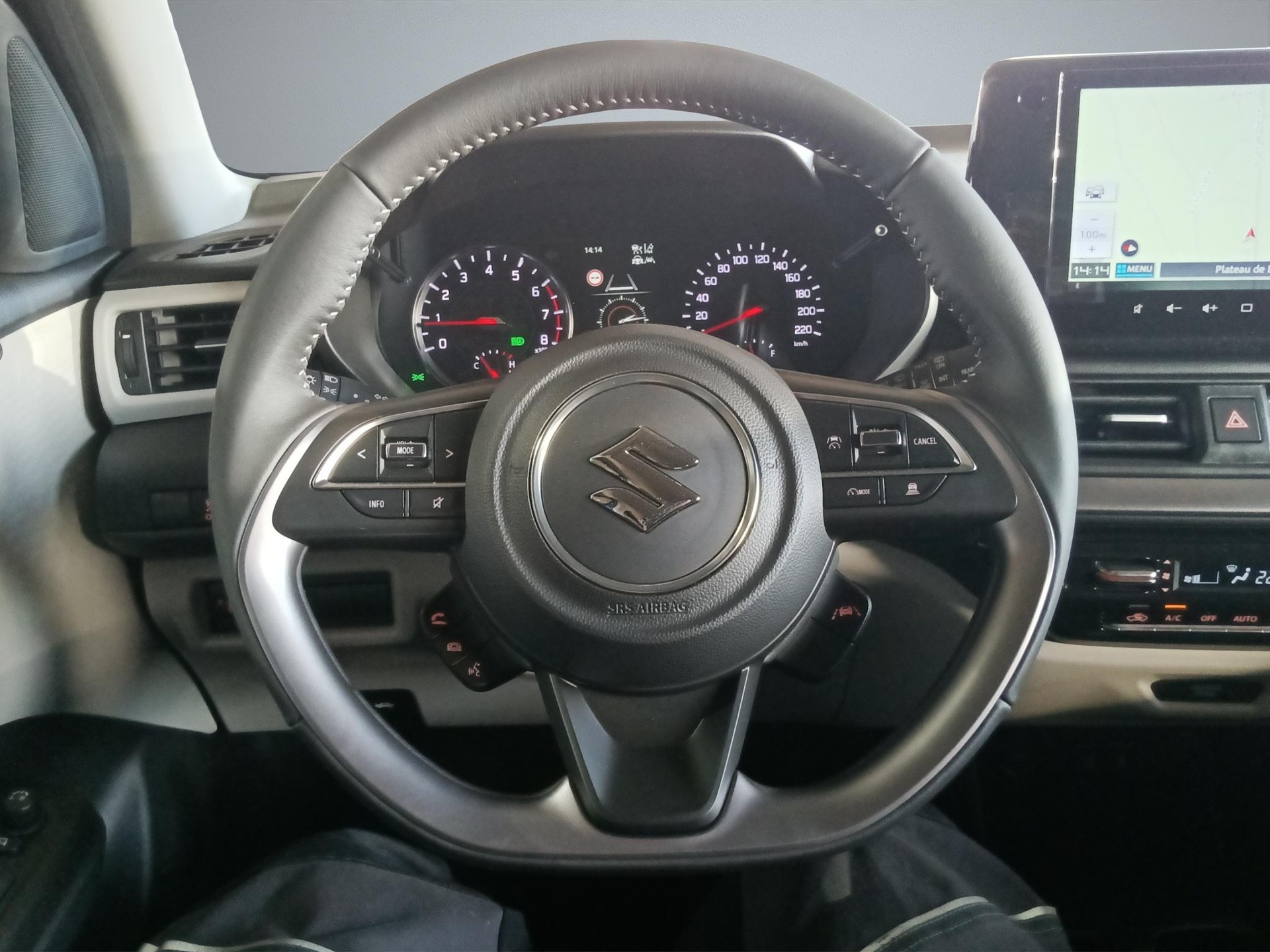 SUZUKI Swift 1.2 Compact Top Hybrid 4x4-image-9