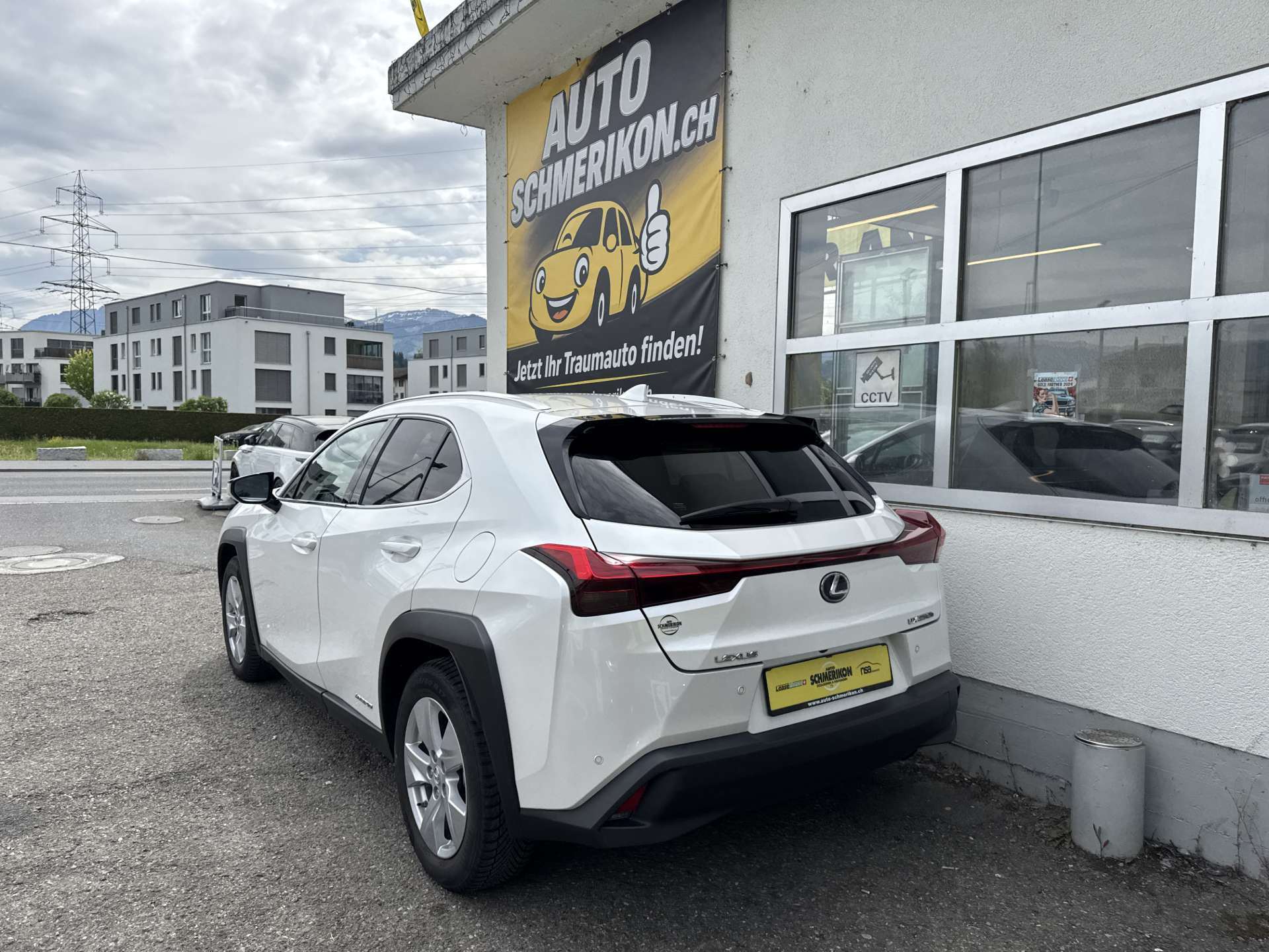 LEXUS UX 250h Hybrid Style Edition Automat-image-2
