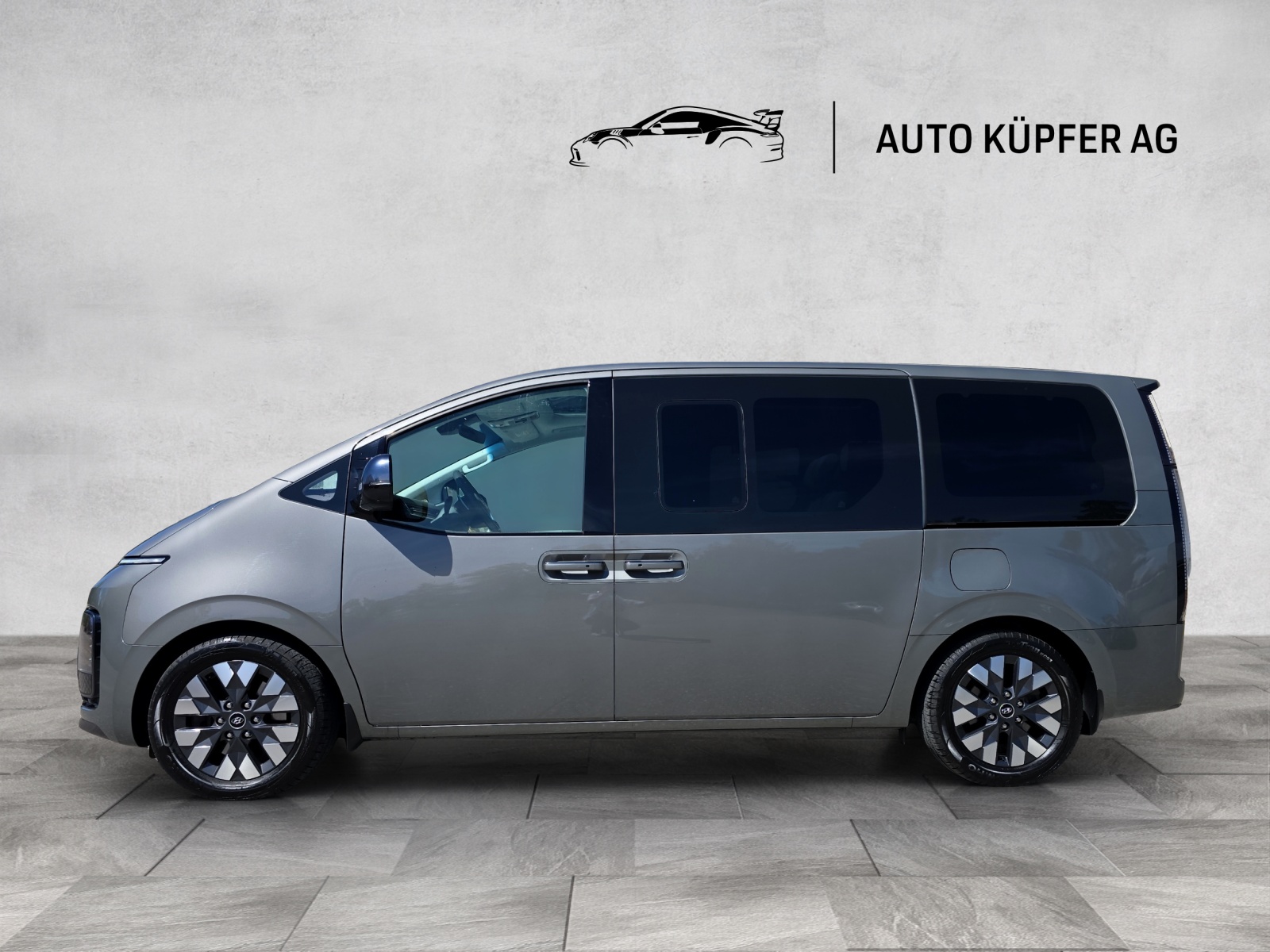 HYUNDAI Staria Premium 2.2 CRDI HEV SIGNATURE A-image-5