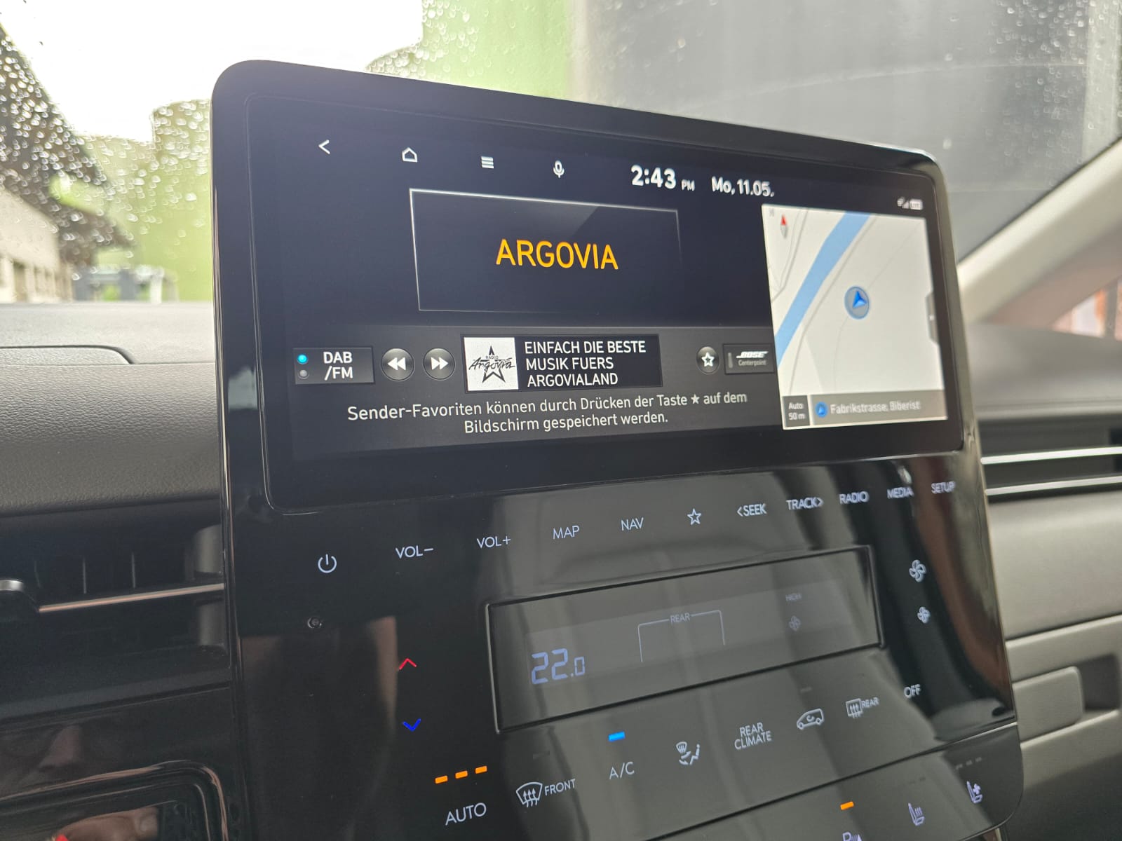 HYUNDAI Staria Premium 2.2 CRDI HEV SIGNATURE A-image-21