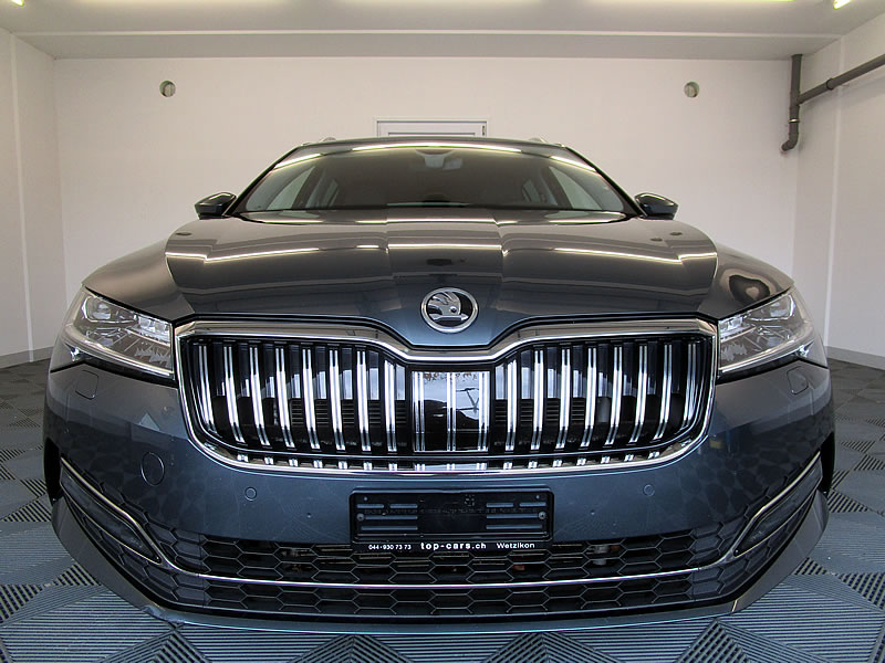 SKODA Superb Combi 2.0 TDi Style 4x4 DSG-image-12