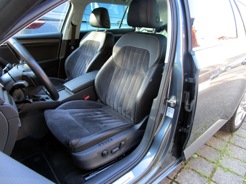 SKODA Superb Combi 2.0 TDi Style 4x4 DSG-image-17