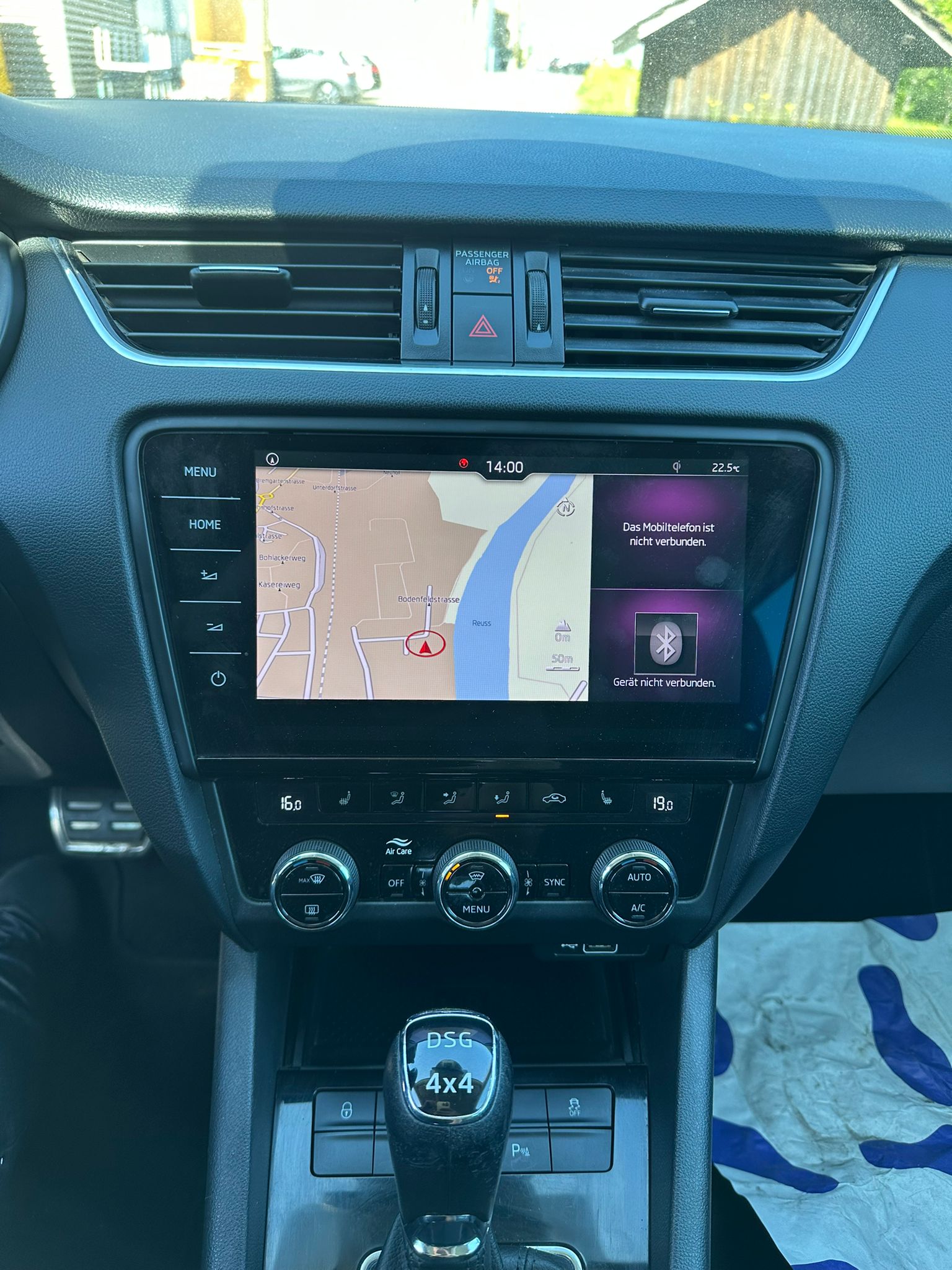SKODA Octavia Combi 2.0 TSI Scout 4x4 DSG-image-17
