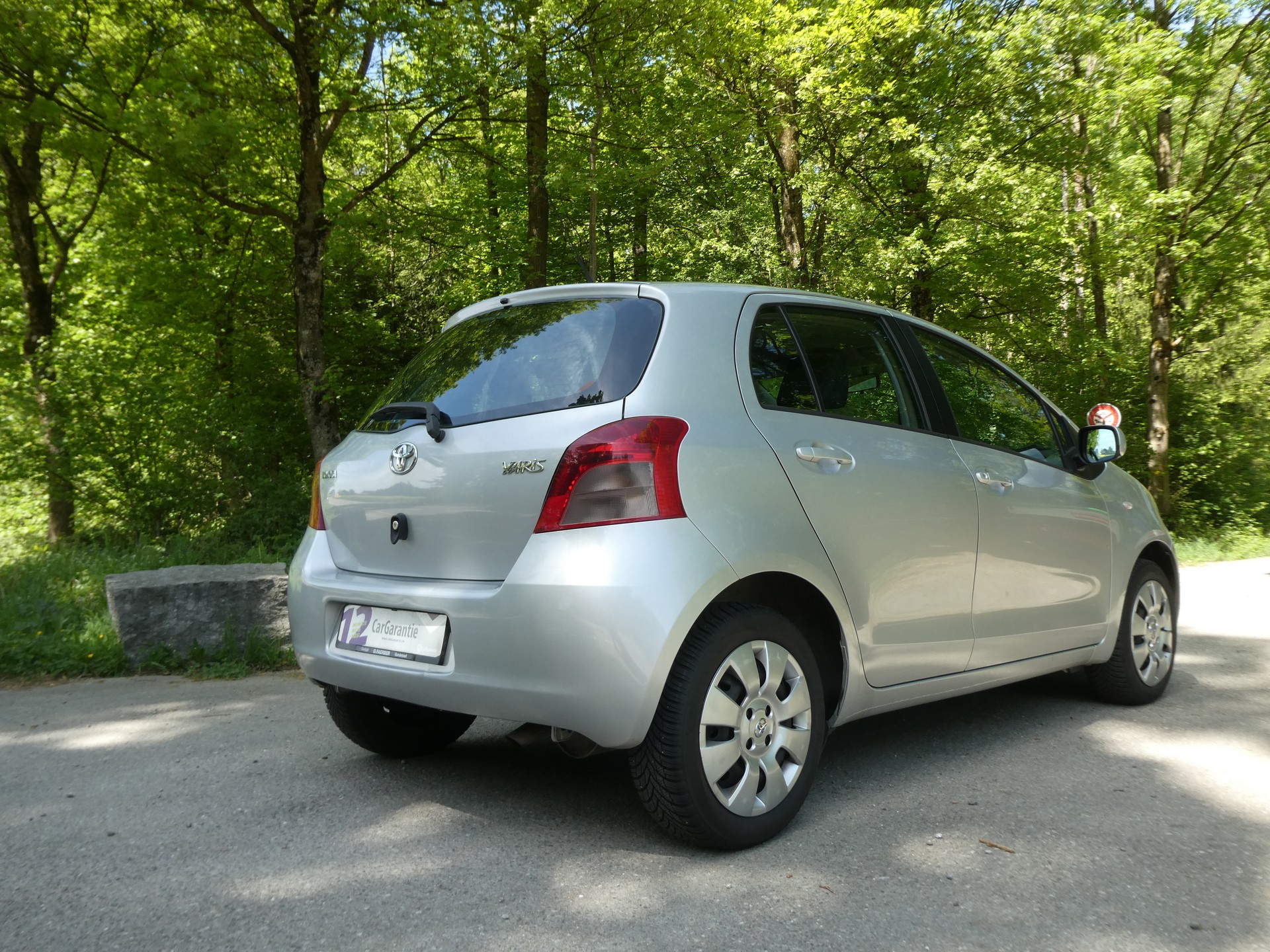 TOYOTA Yaris 1.3 Linea Sol-image-2