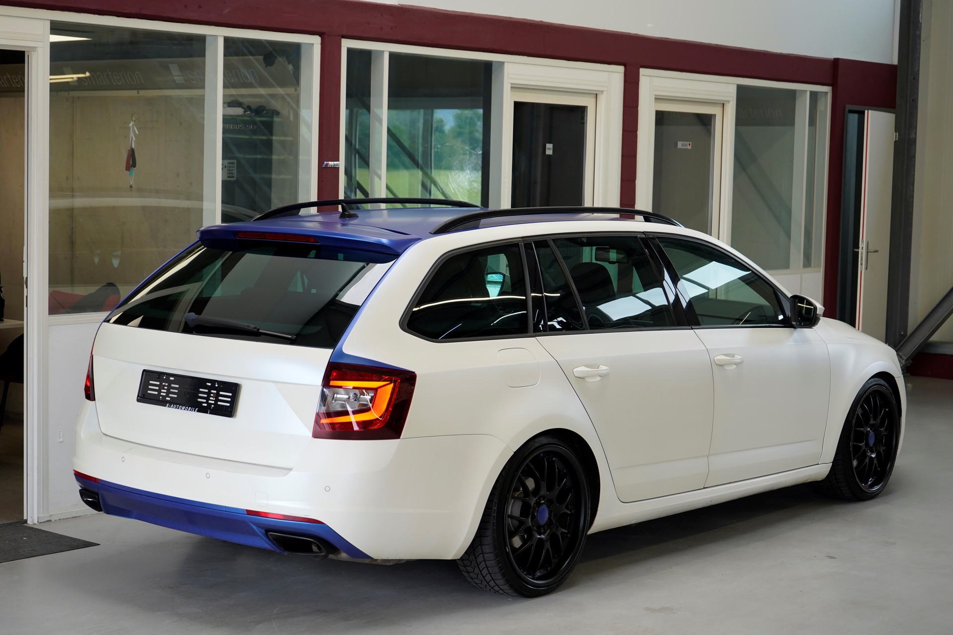 SKODA Octavia Combi 2.0 TSI RS DSG-image-5