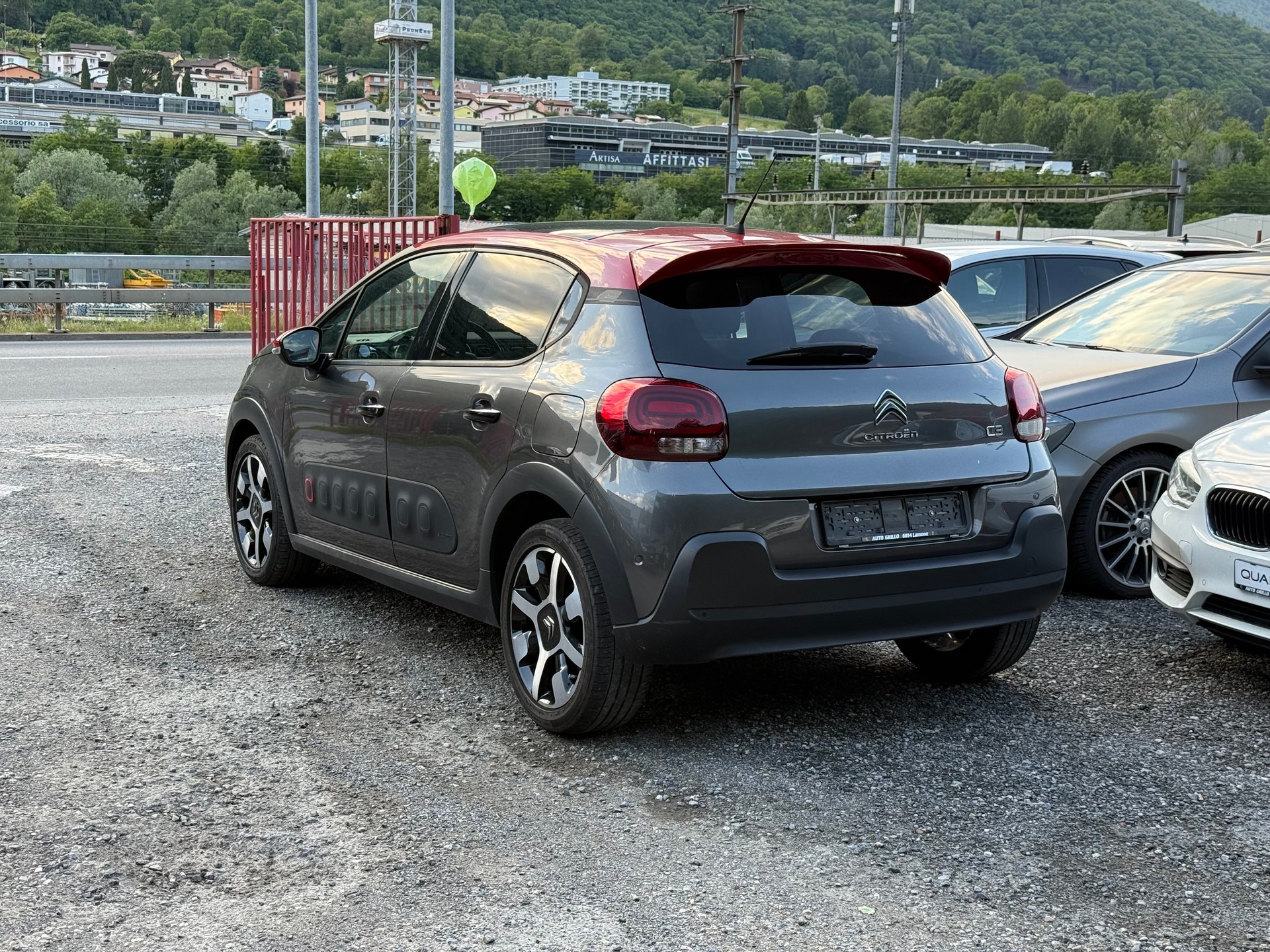 CITROEN C3 1.2i PureTech Shine EAT-image-3