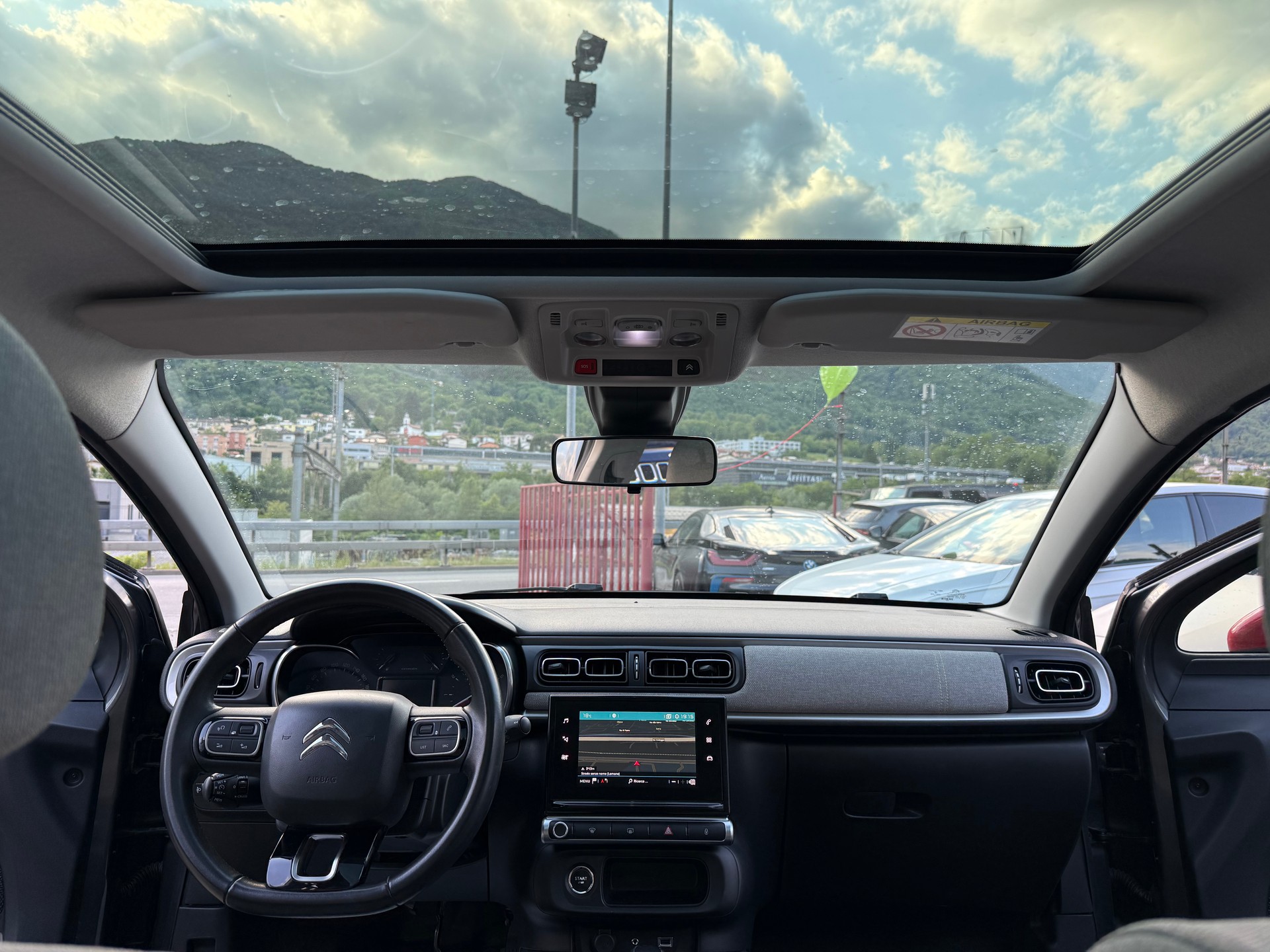 CITROEN C3 1.2i PureTech Shine EAT-image-4