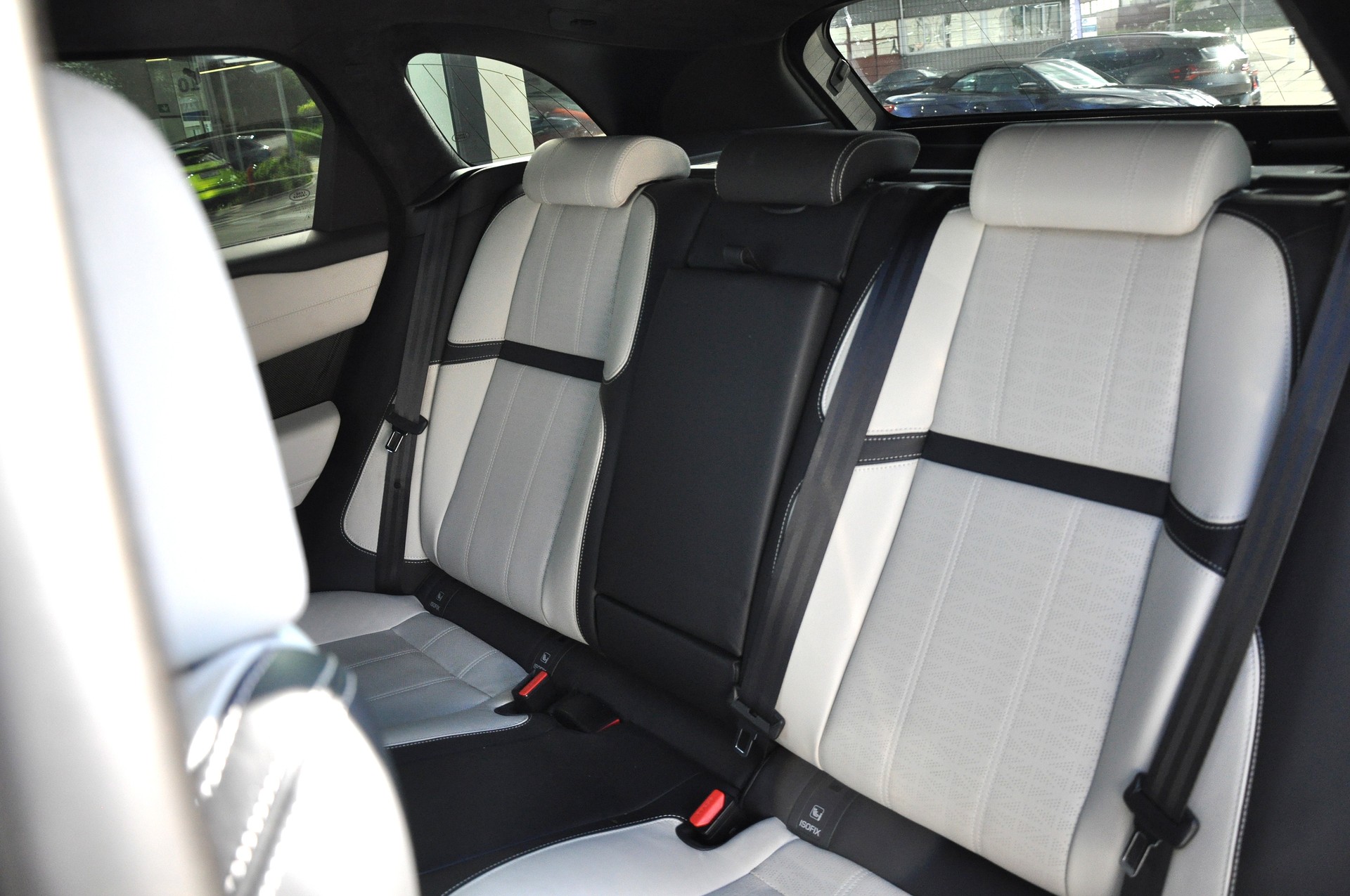LAND ROVER Range Rover Velar D 300 First Edition Automatic-image-14