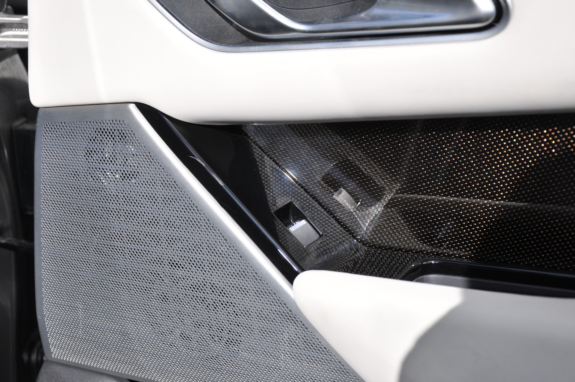 LAND ROVER Range Rover Velar D 300 First Edition Automatic-image-22