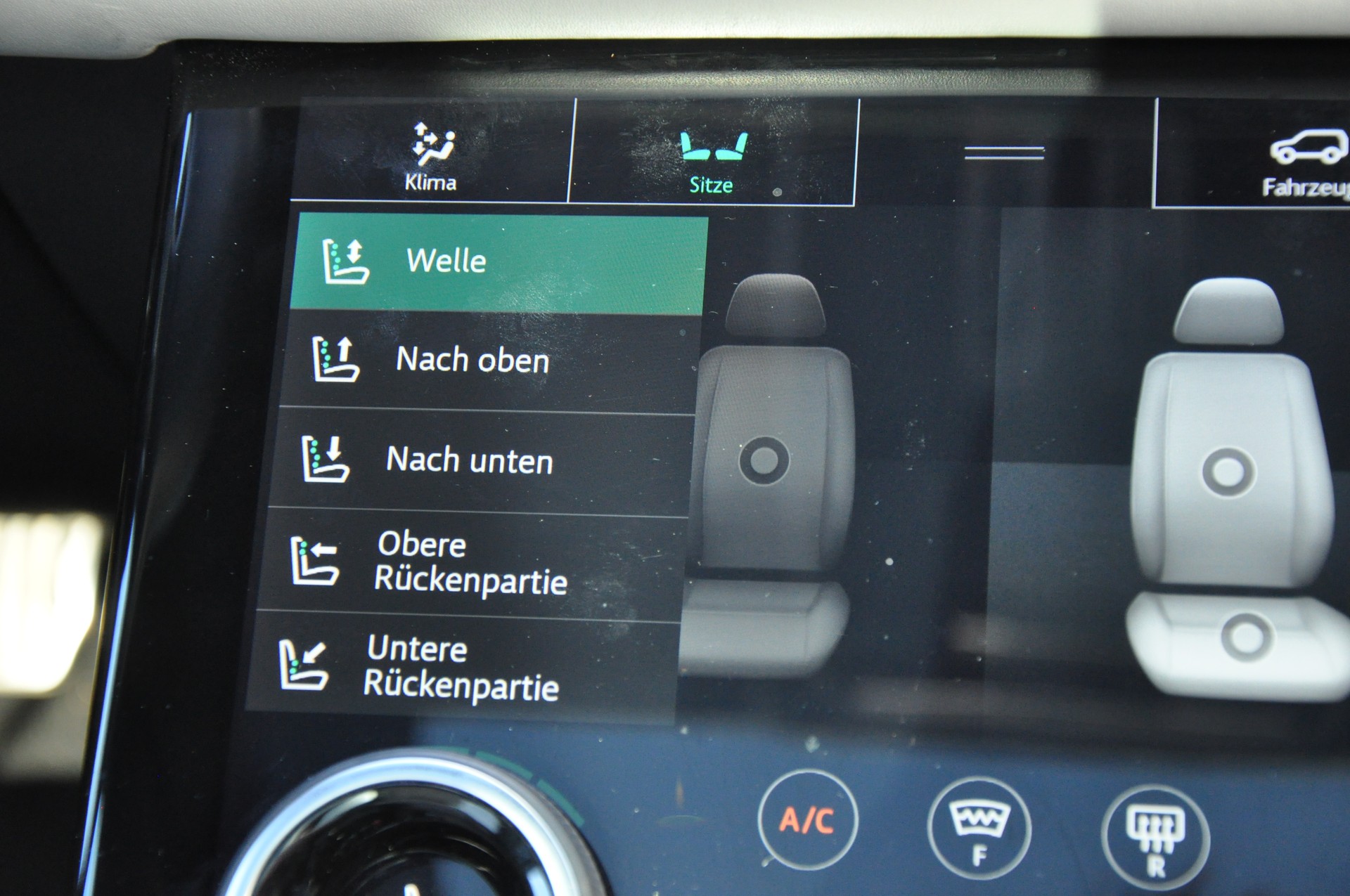 LAND ROVER Range Rover Velar D 300 First Edition Automatic-image-29