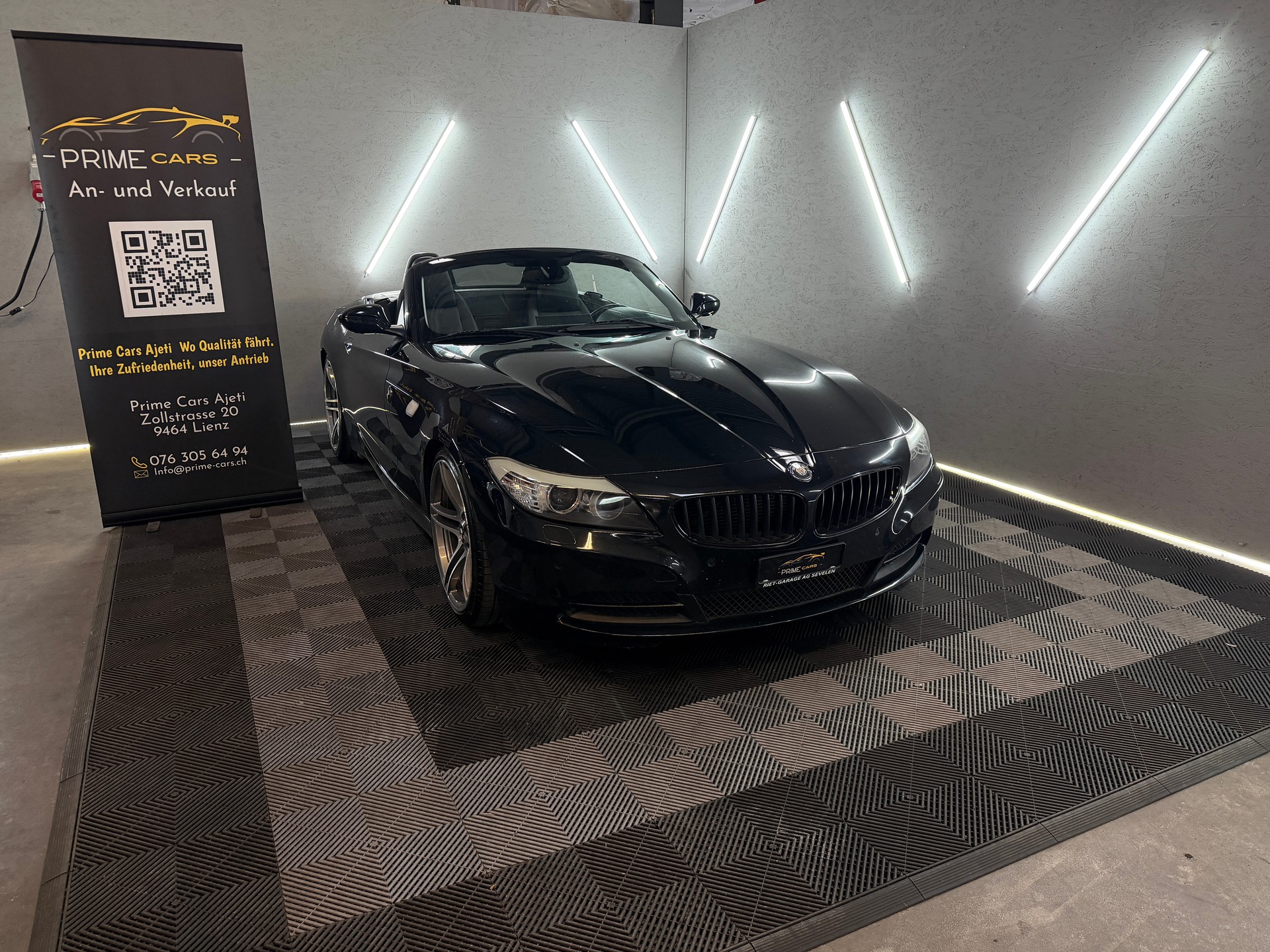 BMW Z4 sDrive23i-showroom-element-1