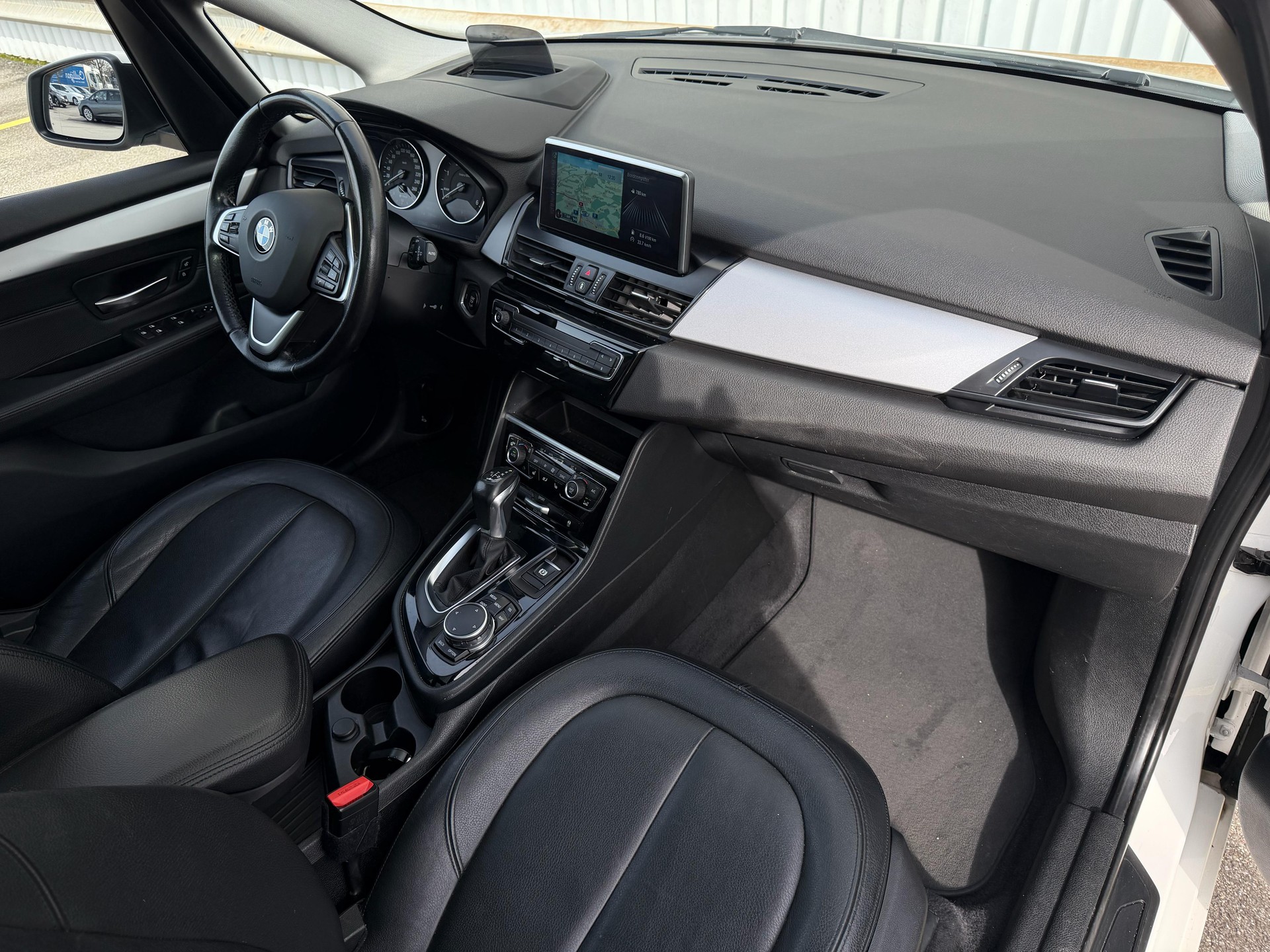 BMW 220d xDrive Gran Tourer Steptronic-image-8