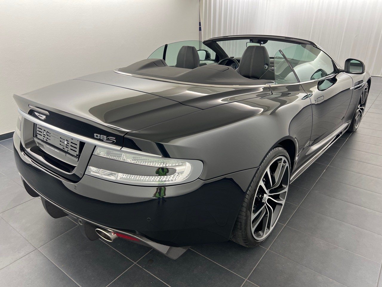 ASTON MARTIN 6.0 V12-image-2