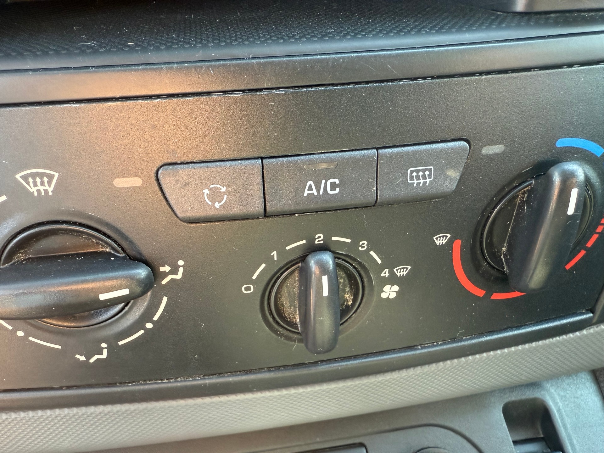 CITROEN Berlingo 1.6 BlueHDi Feel-image-14