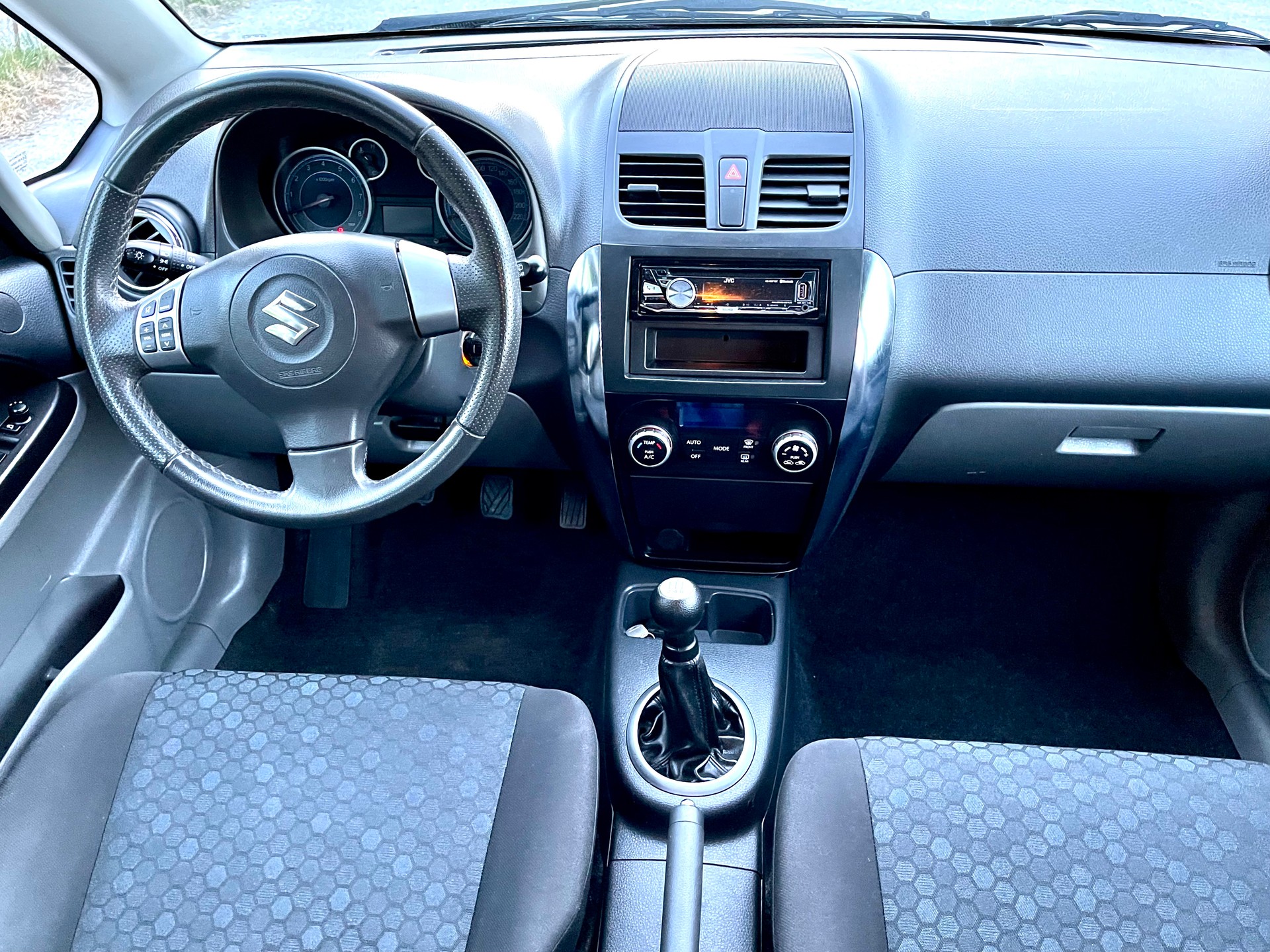 SUZUKI SX4 1.6 16V GL Top Barry 4WD-showroom-element-1