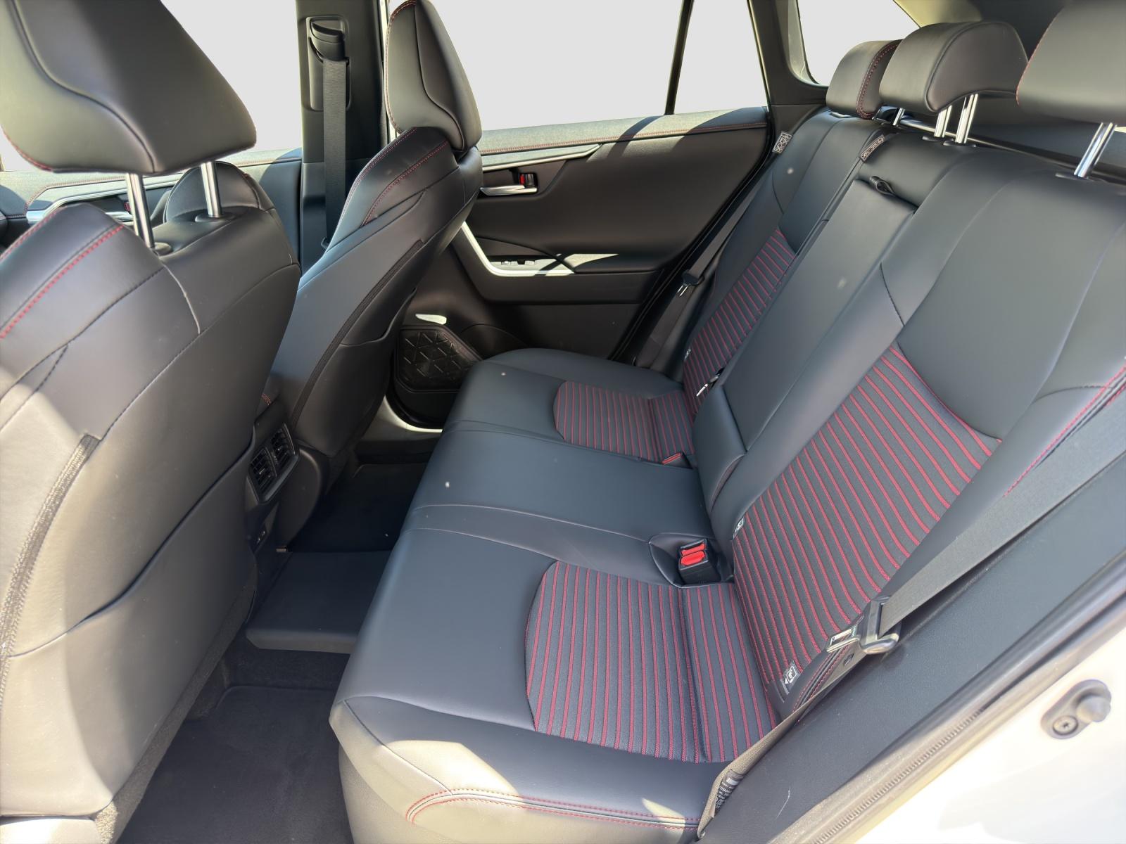 TOYOTA RAV4 2.5 Plug-In-Hybrid Premium-image-12