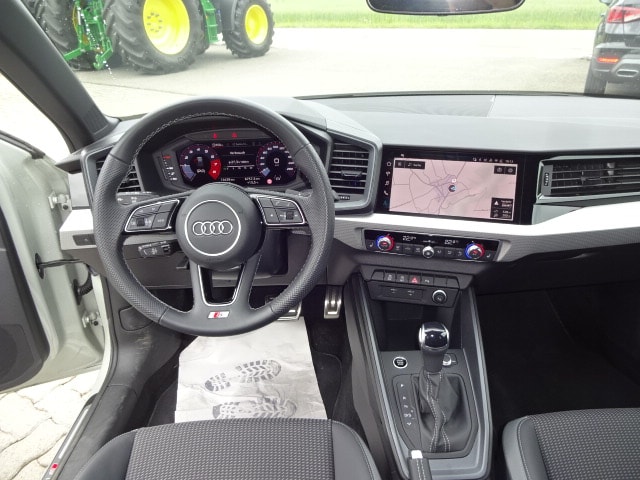 AUDI A1 Sportback 30 TFSI Attraction S-tronic-image-8