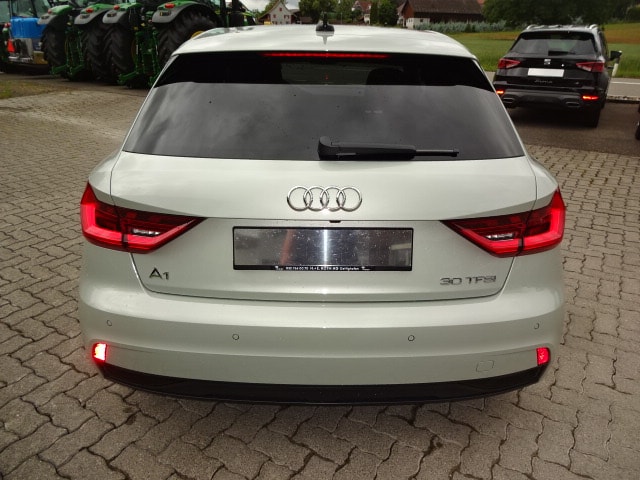 AUDI A1 Sportback 30 TFSI Attraction S-tronic-image-3