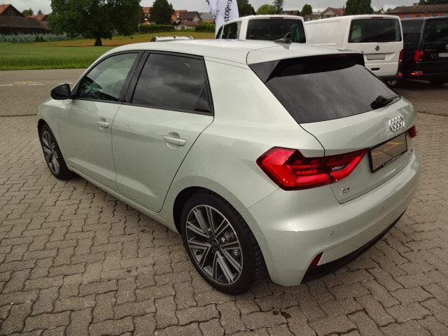 AUDI A1 Sportback 30 TFSI Attraction S-tronic-image-2