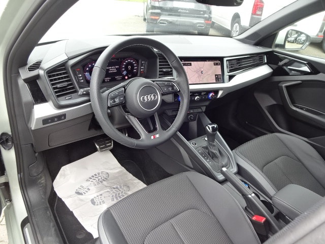 AUDI A1 Sportback 30 TFSI Attraction S-tronic-image-9
