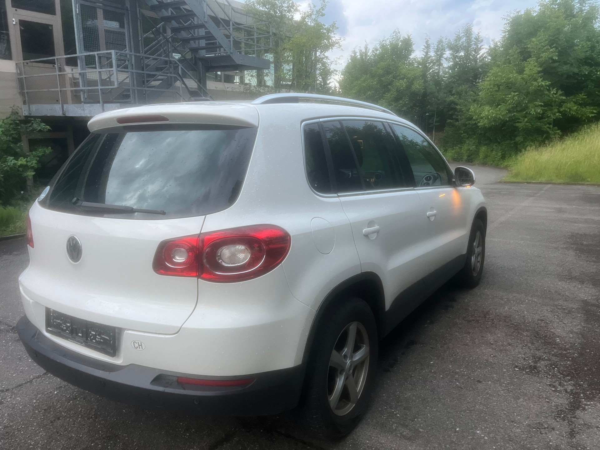 VW Tiguan 2.0 TDI Sport&Style DSG-image-4