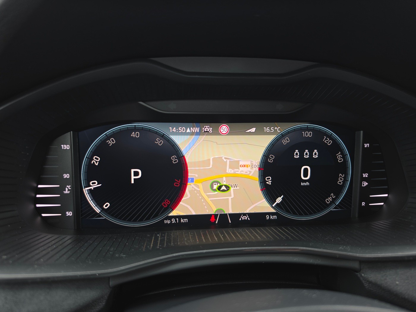 SKODA Kamiq 1.5 TSI Dynamic DSG-image-17