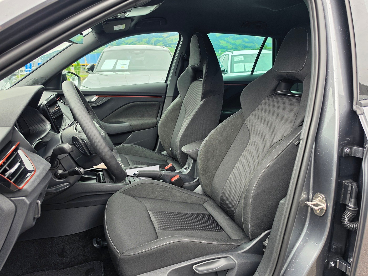 SKODA Kamiq 1.5 TSI Dynamic DSG-image-8