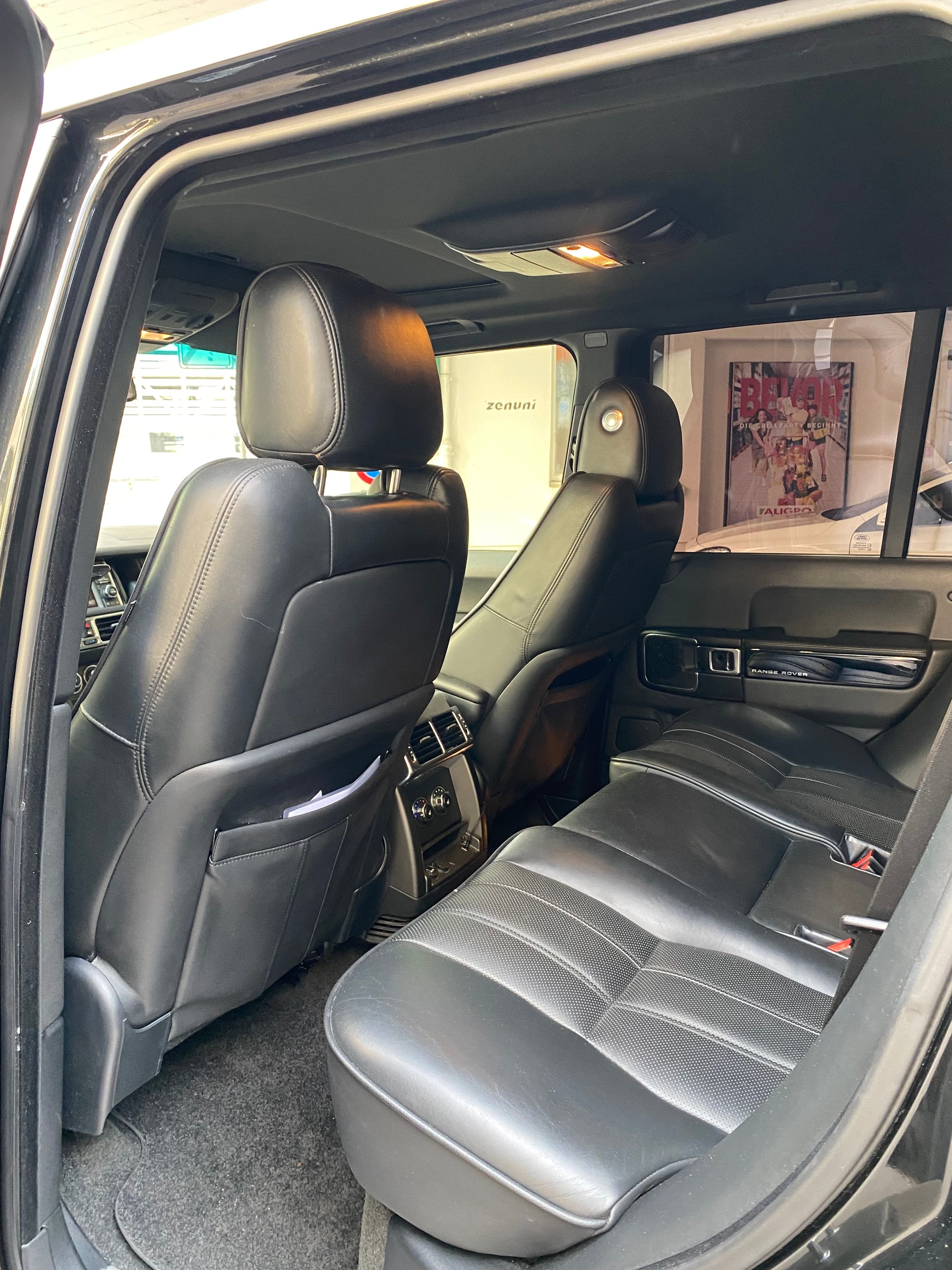 LAND ROVER Range Rover 4.4 TDV8 Vogue Automatic-image-7