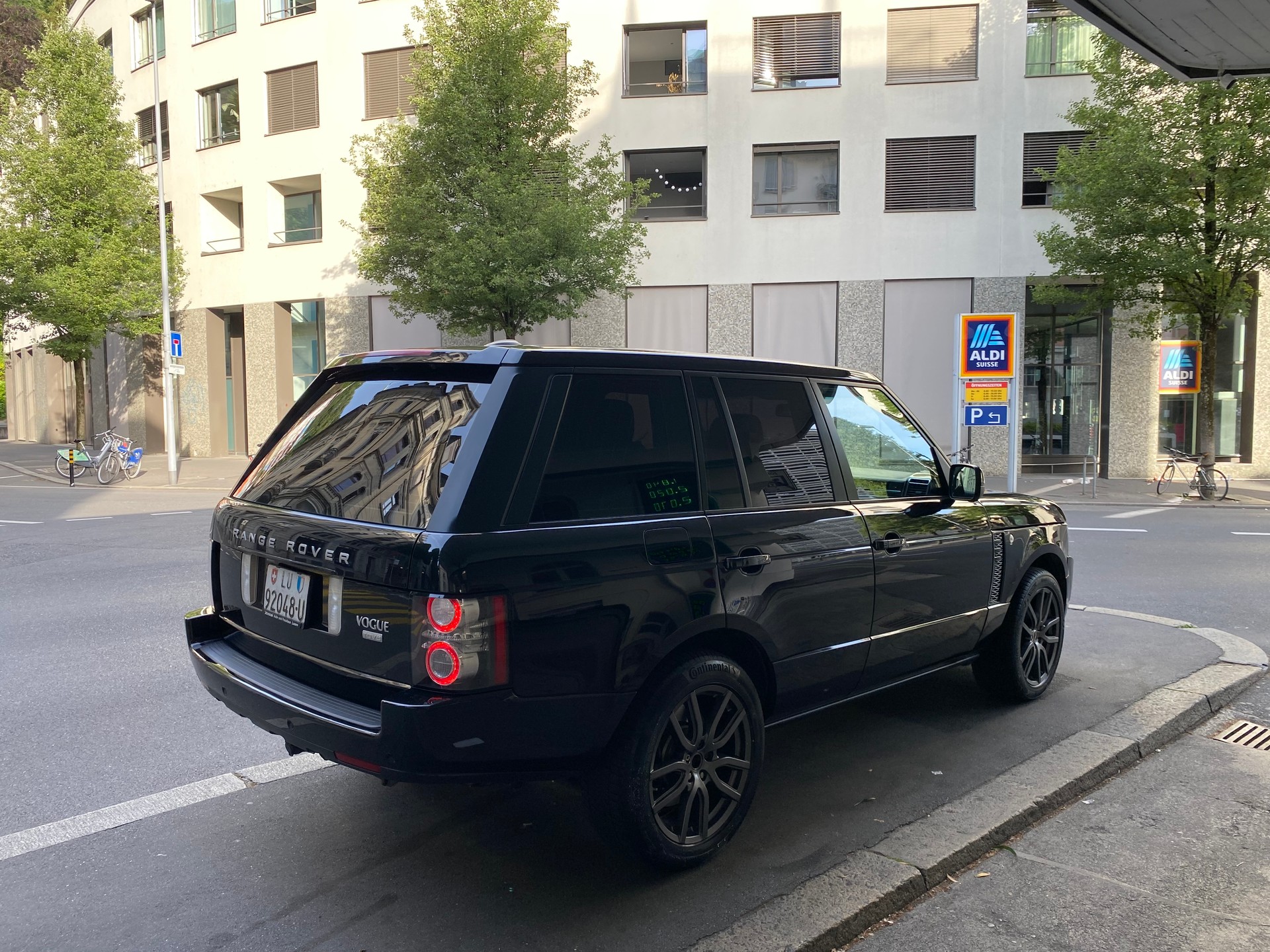 LAND ROVER Range Rover 4.4 TDV8 Vogue Automatic-image-4