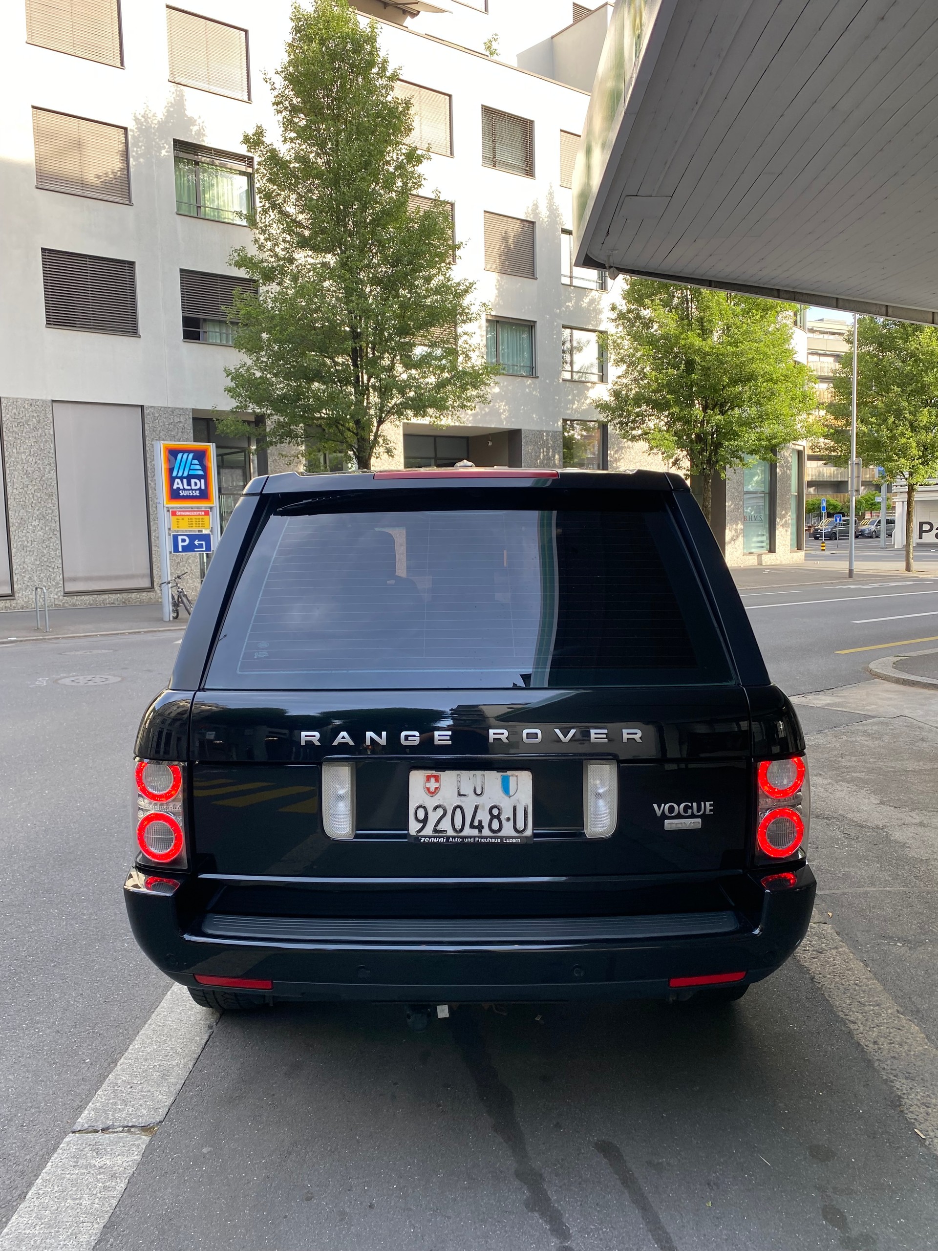 LAND ROVER Range Rover 4.4 TDV8 Vogue Automatic-image-3