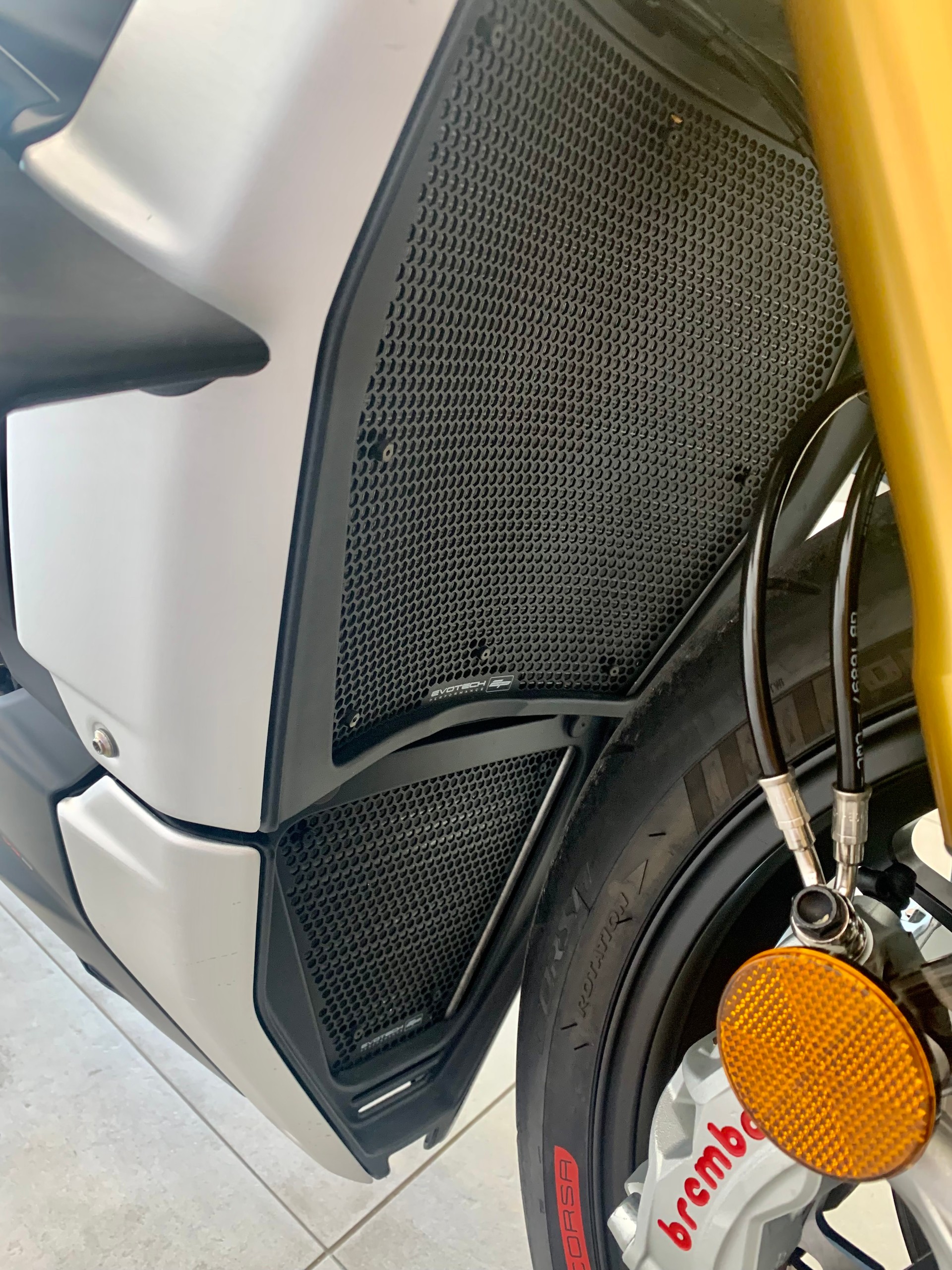 DUCATI Streetfighter V4 S-image-4