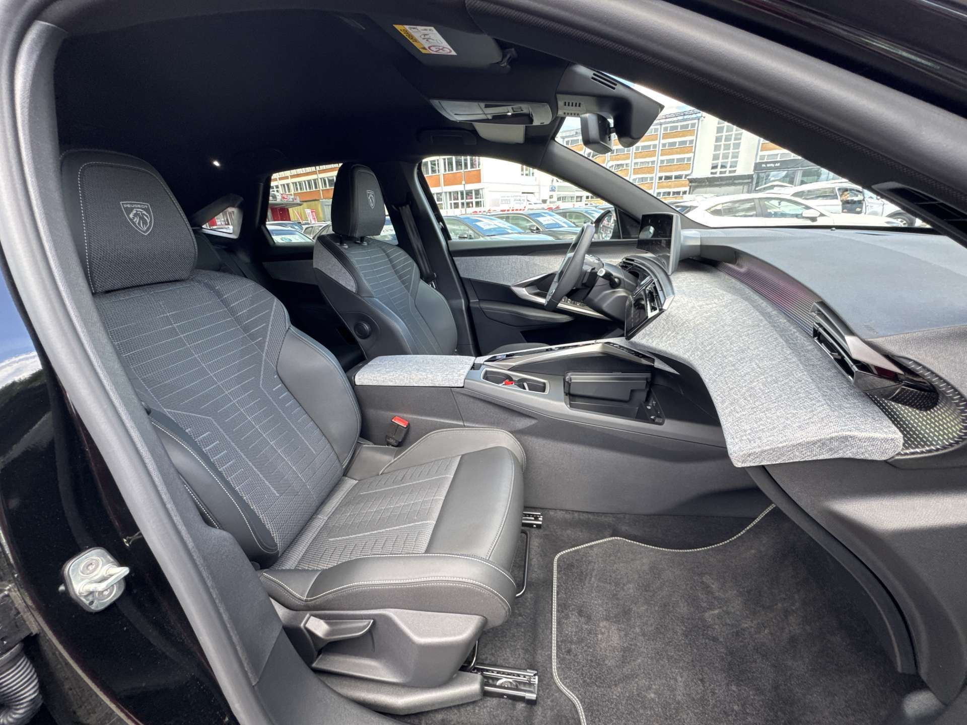 PEUGEOT 3008 145 GT Hybrid e-DCS-Automat-image-12