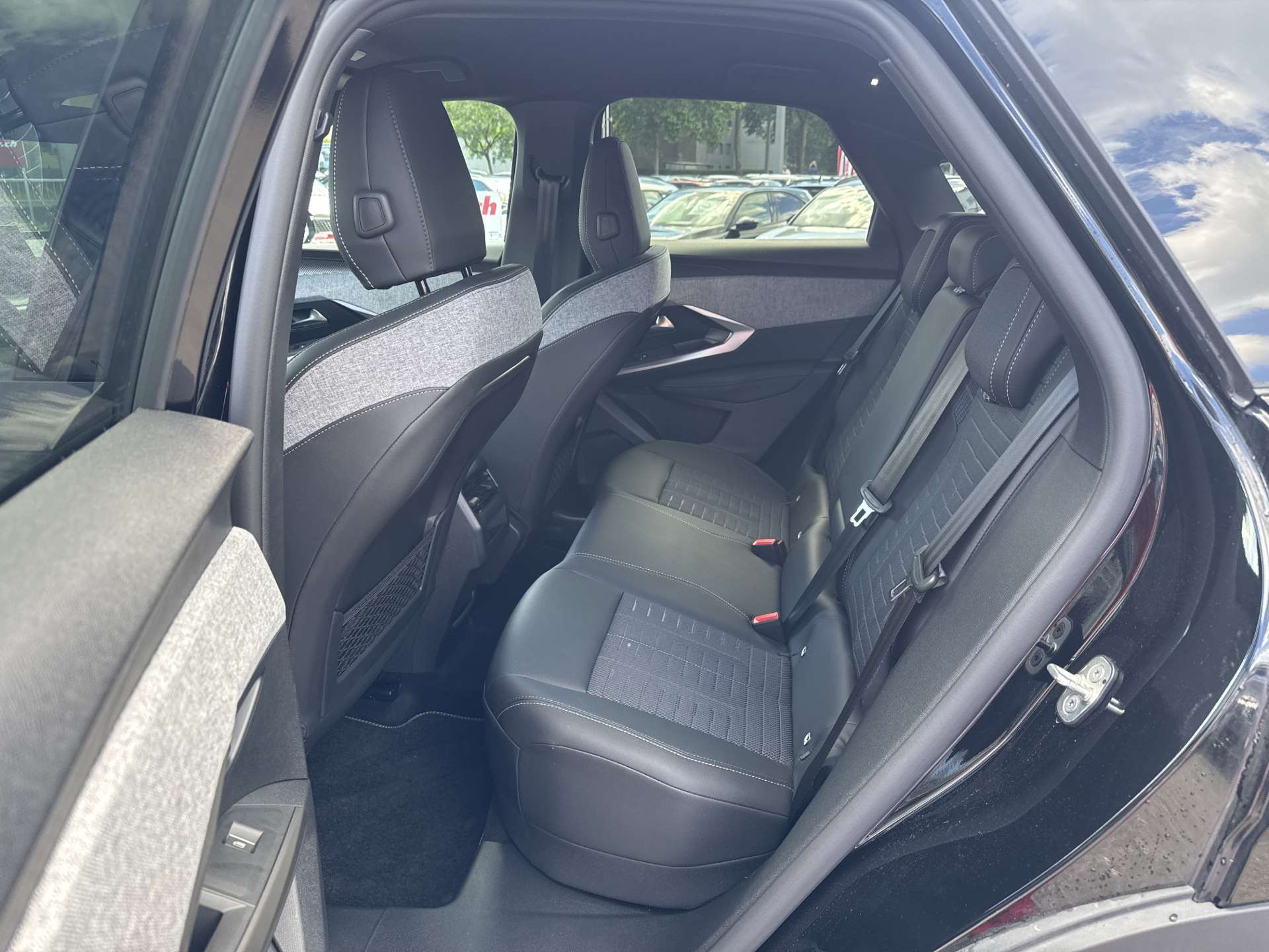 PEUGEOT 3008 145 GT Hybrid e-DCS-Automat-image-6