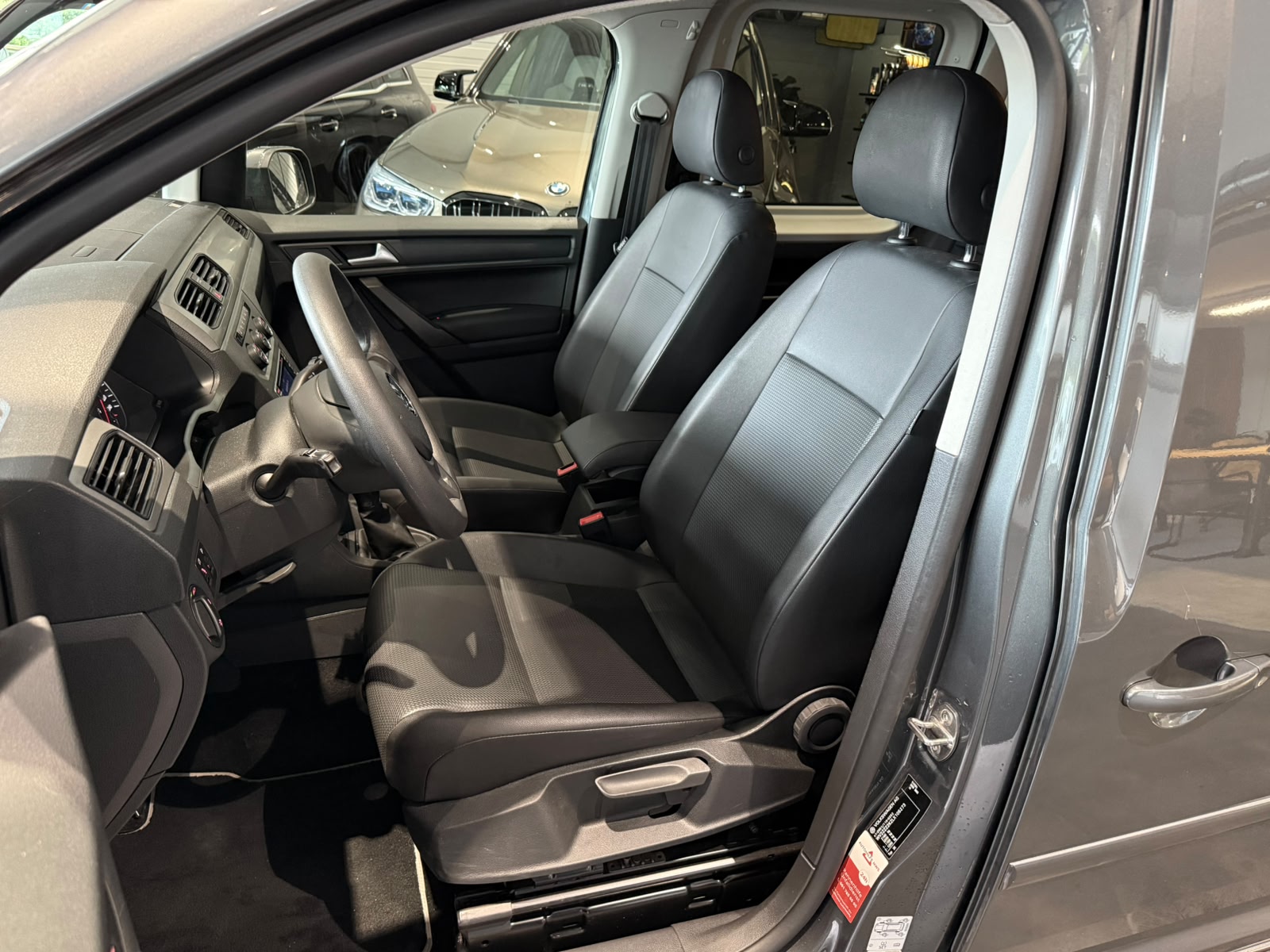 VW Caddy 1.0 TSI Trendline-image-8
