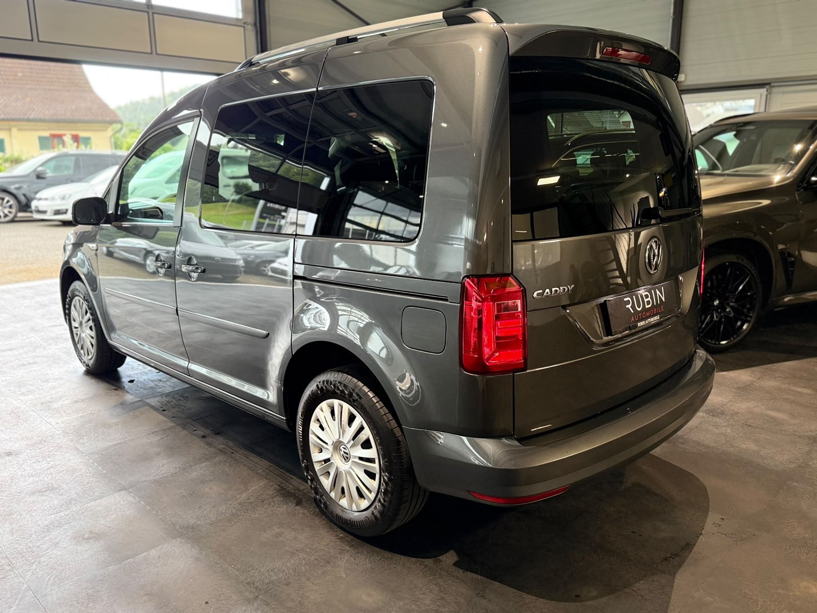 VW Caddy 1.0 TSI Trendline-image-2