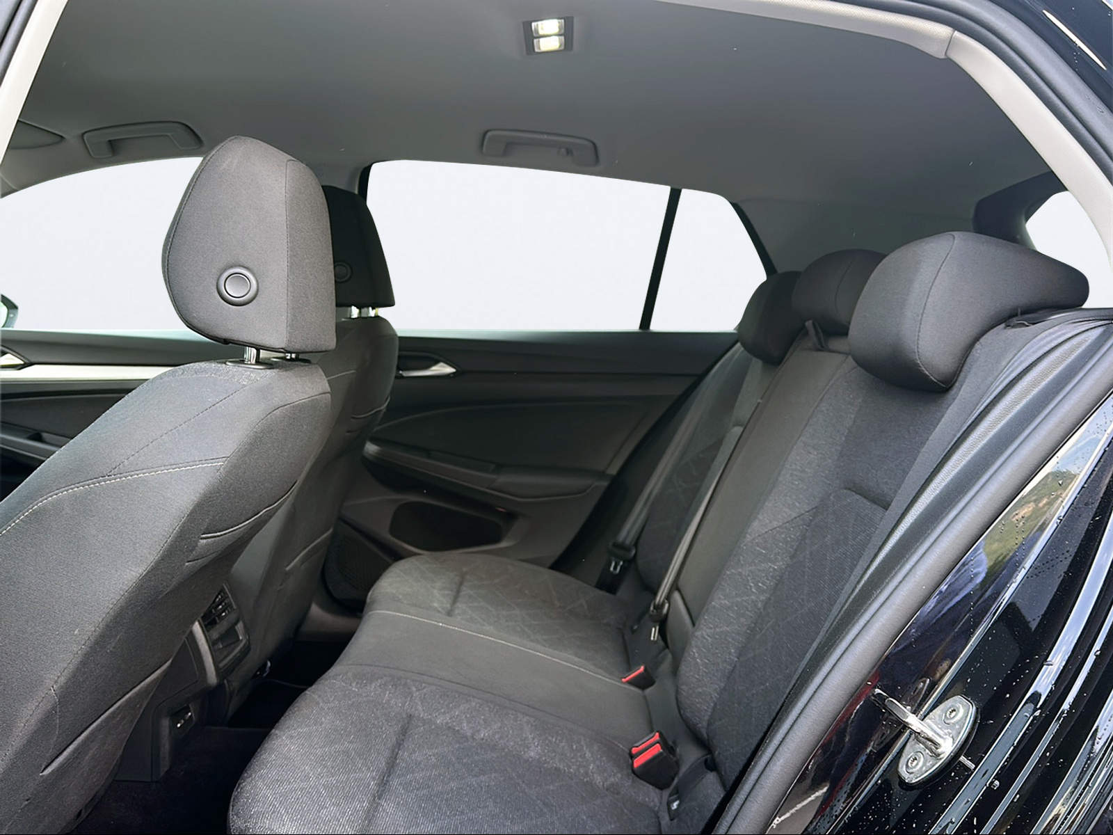 VW Golf 1.5 e TSI ACT 75 Edition DSG-image-13