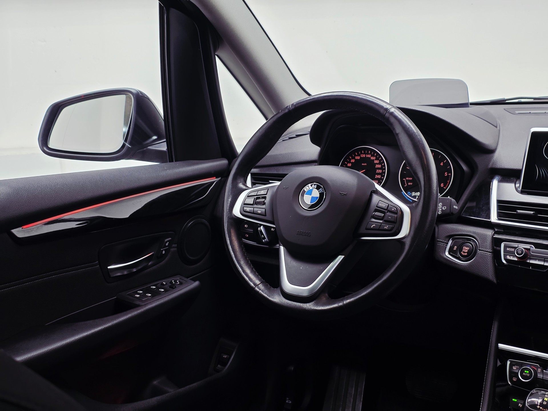 BMW 220i Active Tourer SPORT LINE Steptronic 192 PS*FRISCH MFK*8 FACH RÄDER*TOP AUSSTATTUNG*AHK*-image-3