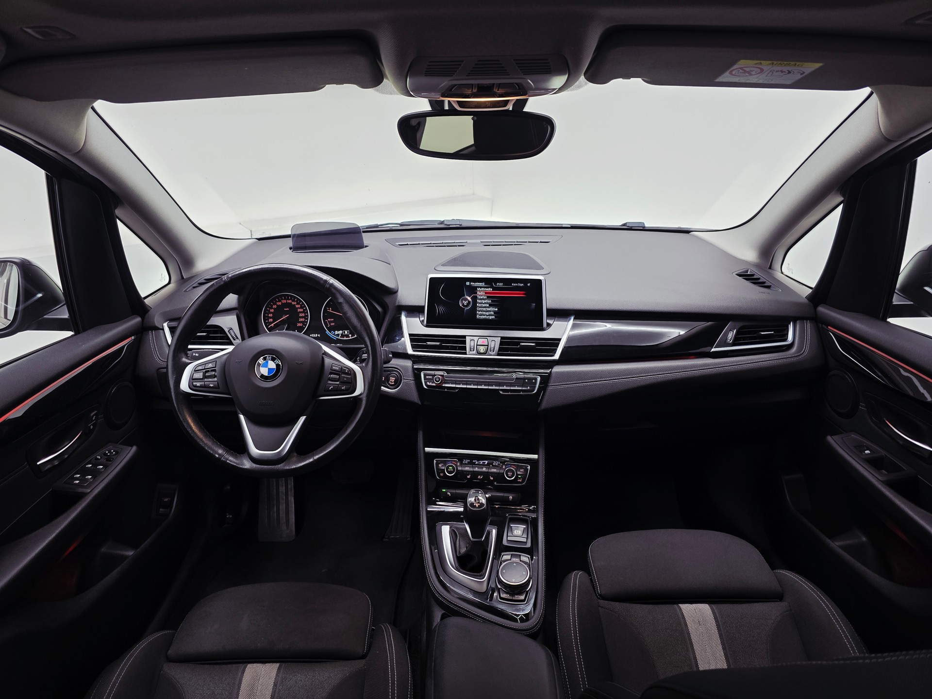 BMW 220i Active Tourer SPORT LINE Steptronic 192 PS*FRISCH MFK*8 FACH RÄDER*TOP AUSSTATTUNG*AHK*-image-2