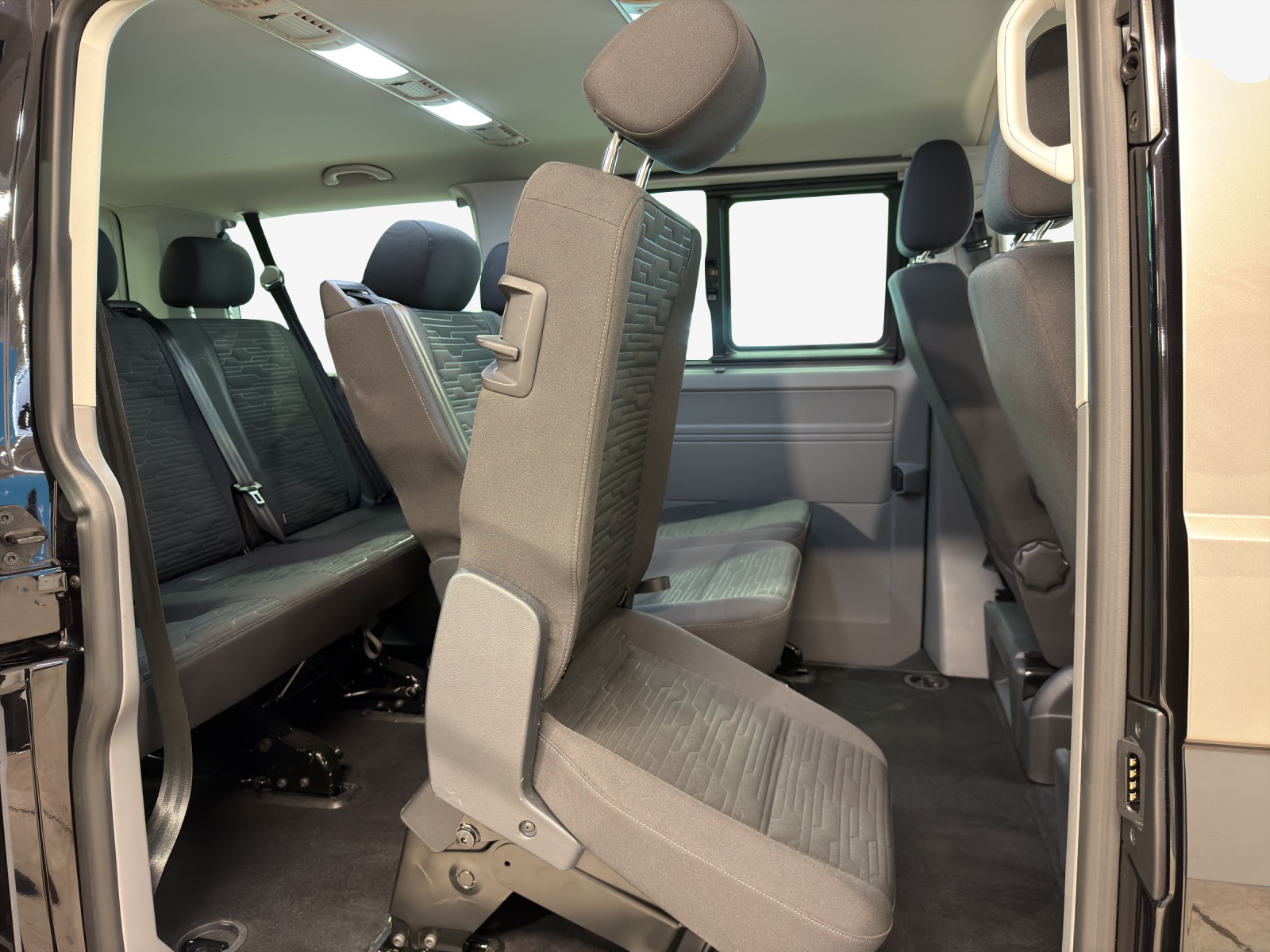 VW T6.1 Caravelle 2.0 TDI Comfortline DSG-image-13