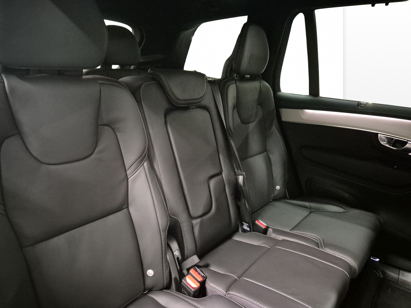 VOLVO XC90 2.0 T8 TE Black Edition eAWD-image-16